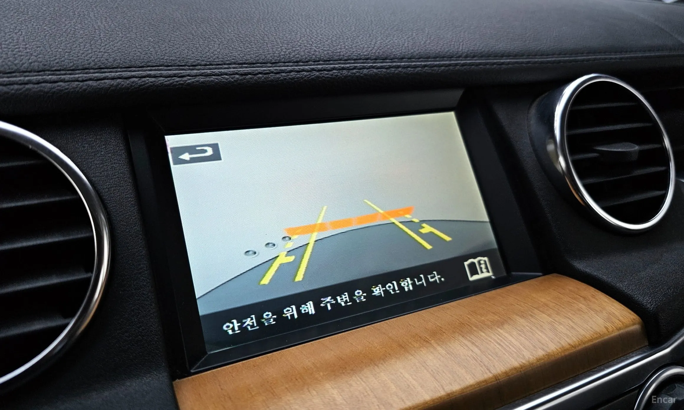 Land Rover Discovery 4 превью 14