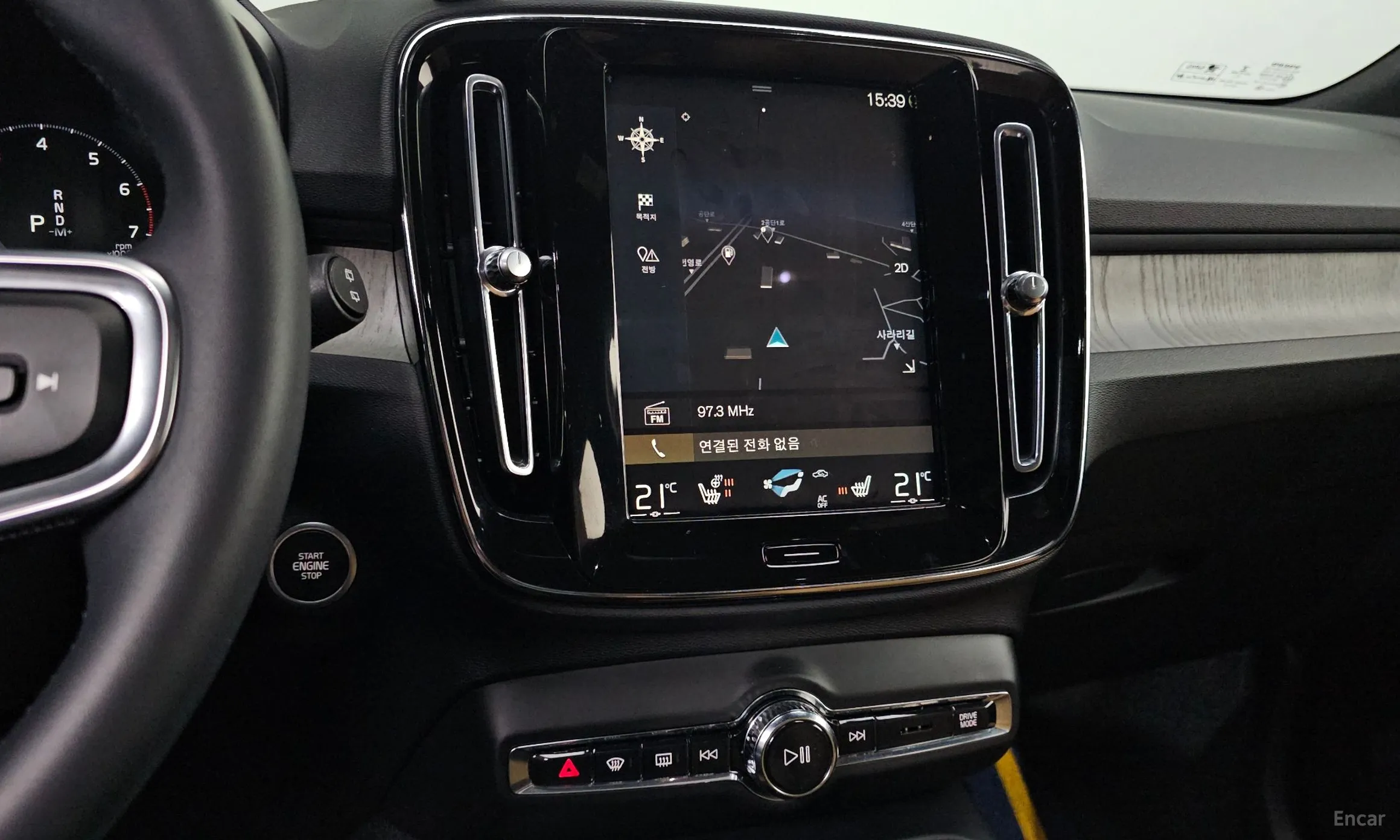 Volvo XC40 превью 16