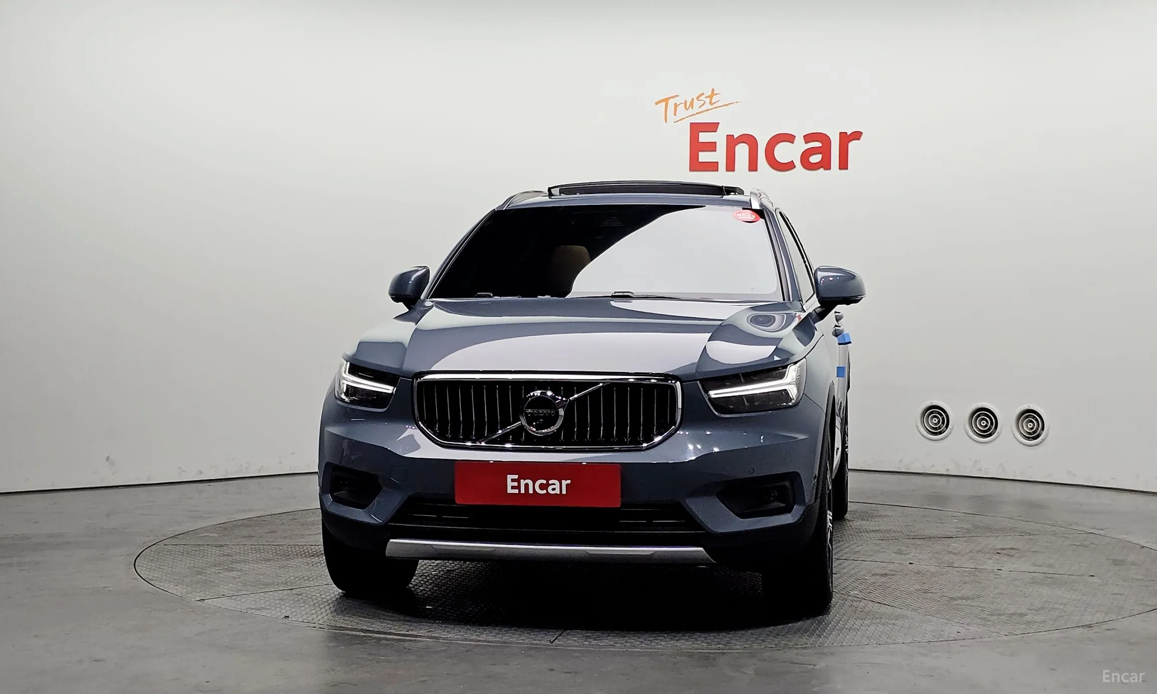 Volvo XC40 превью 3