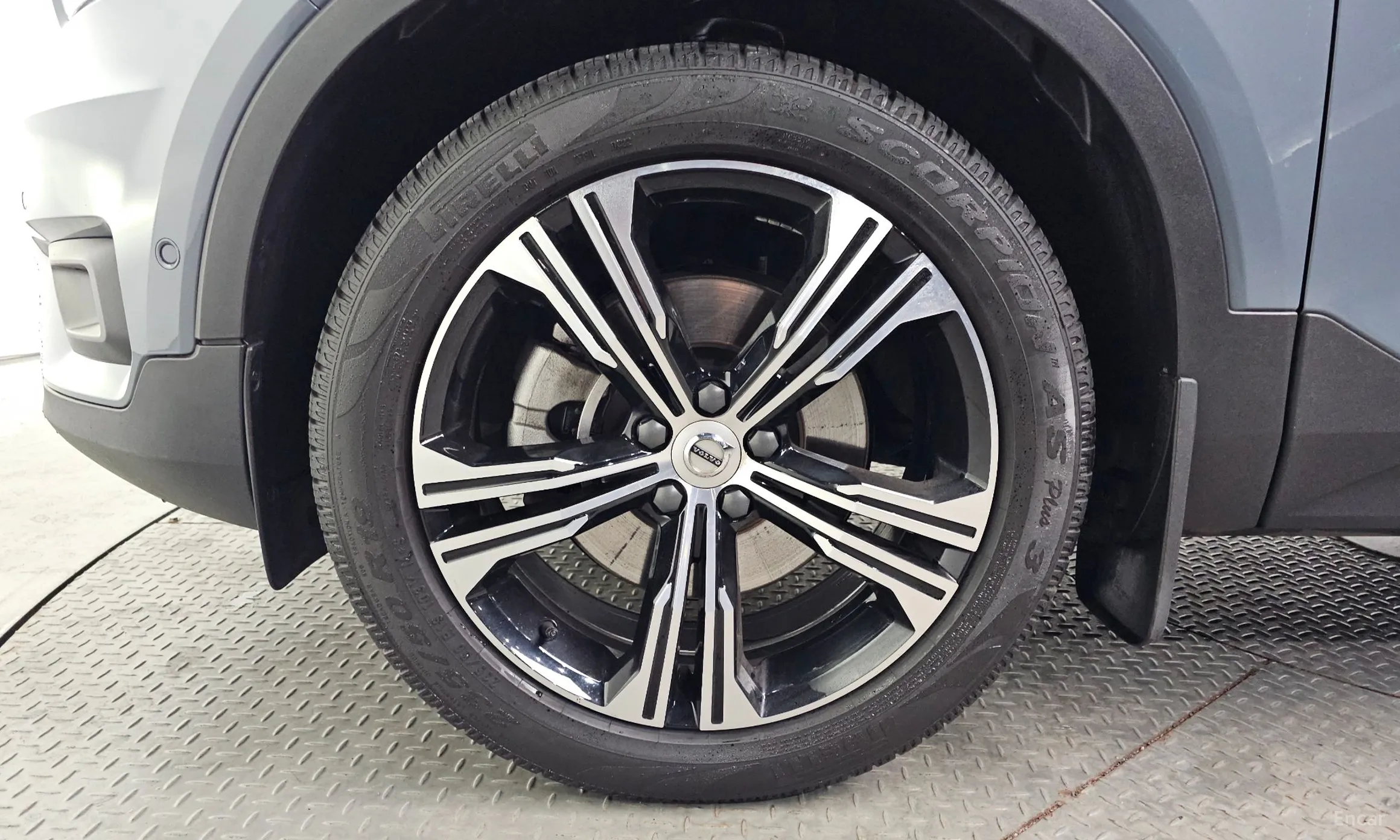 Volvo XC40 превью 5