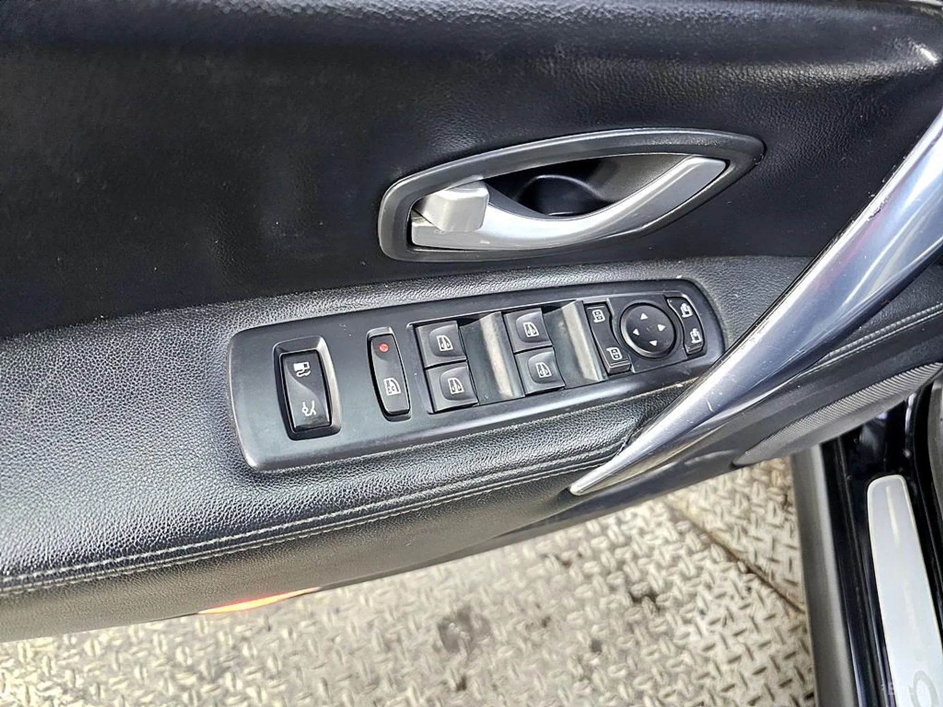 Renault Korea (Samsung) SM7 превью 12