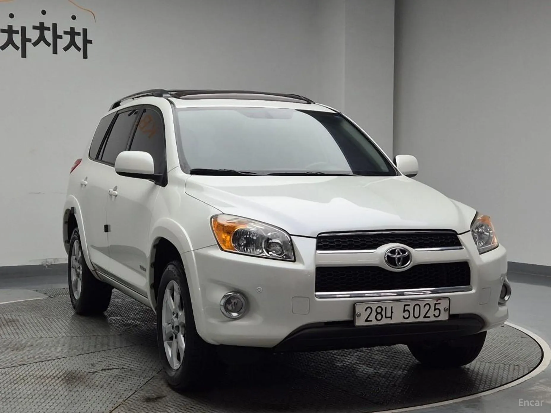 Toyota RAV4 превью 4