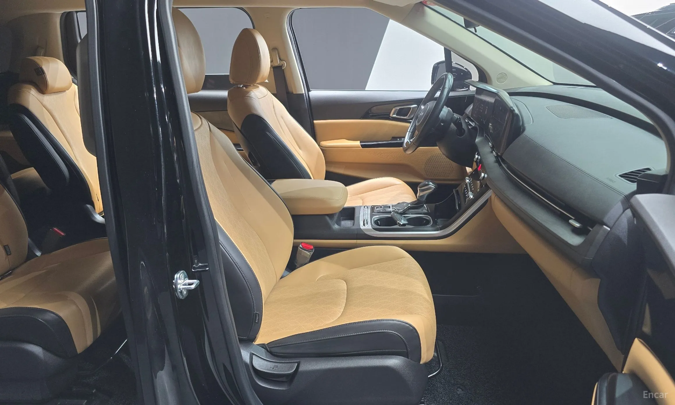 Kia Carnival Gen 4 превью 10