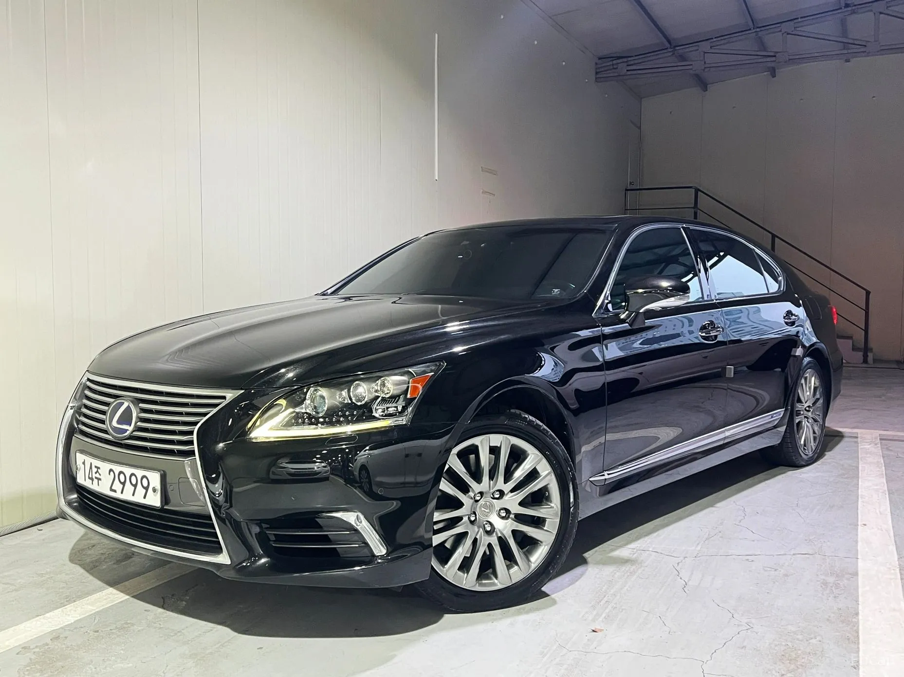Lexus LS600hL