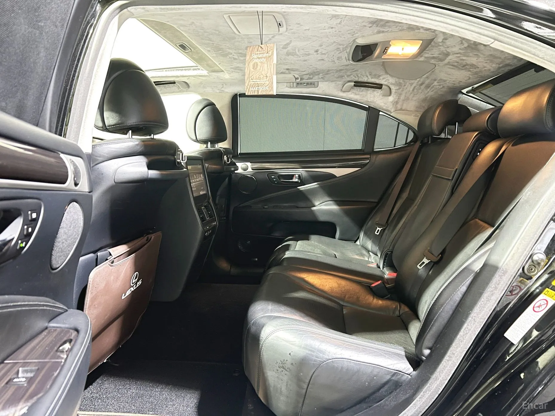 Lexus LS600hL превью 10