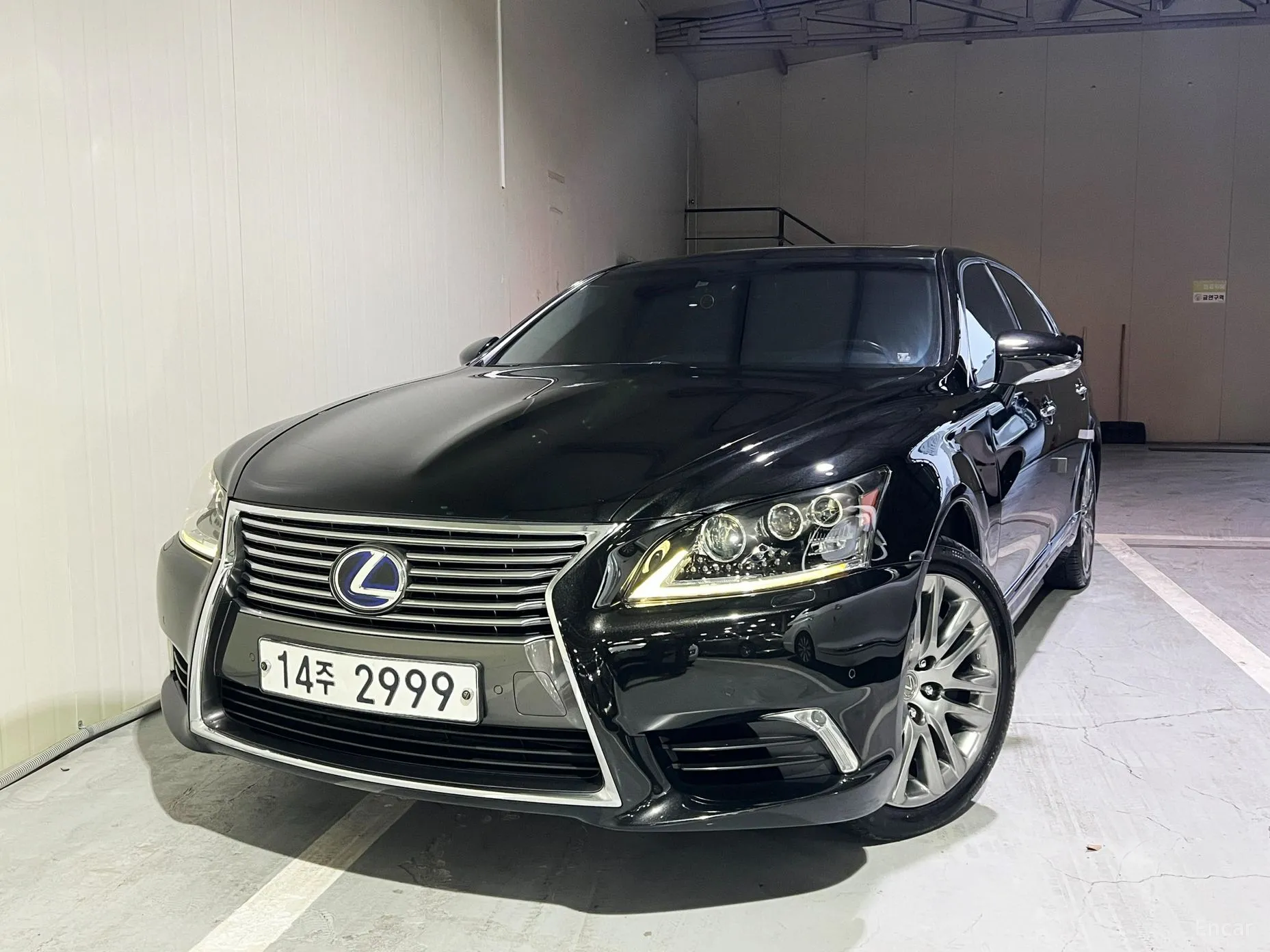 Lexus LS600hL