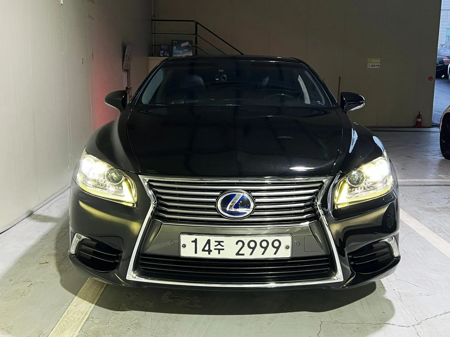 Lexus LS600hL превью 3