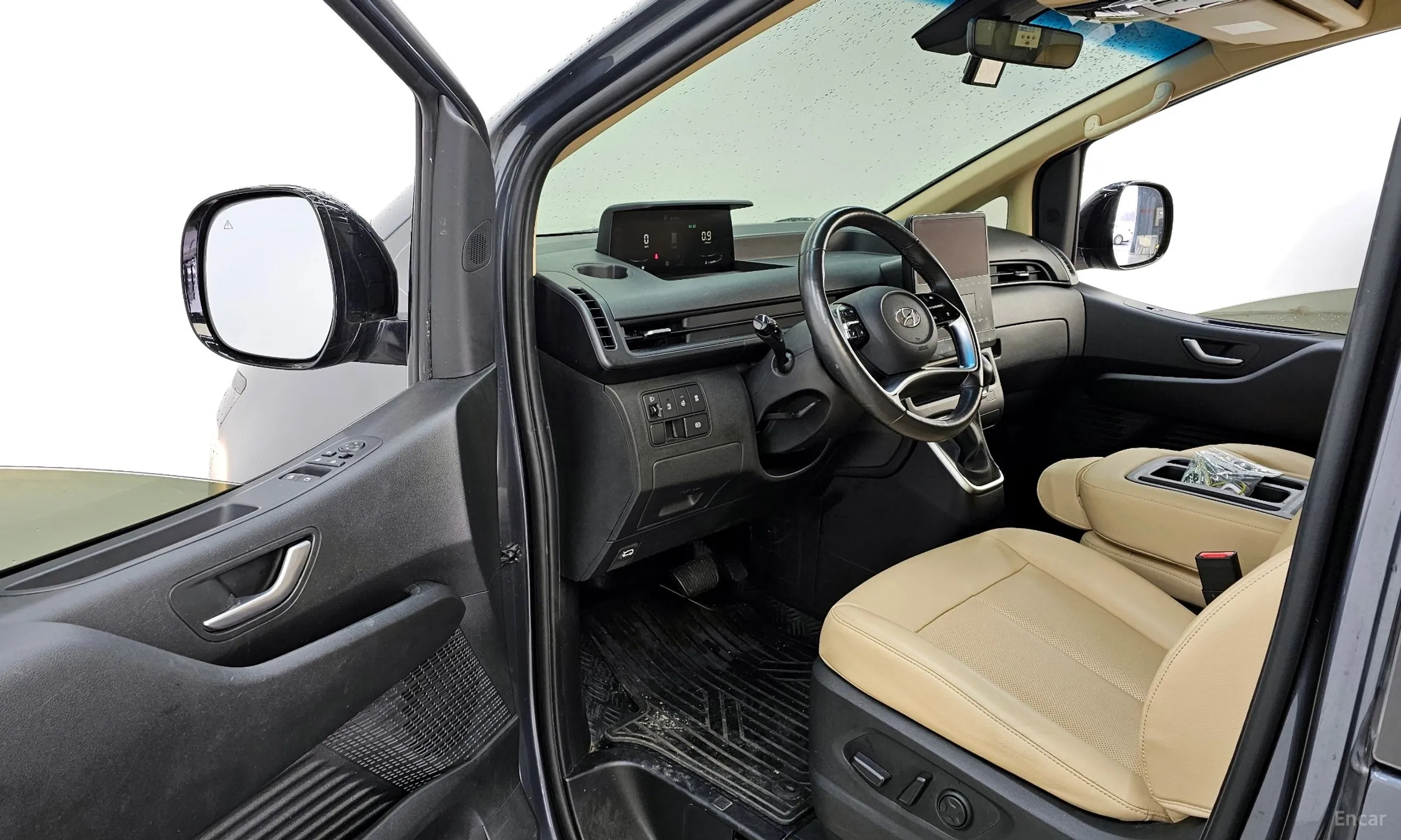 Hyundai Staria превью 10