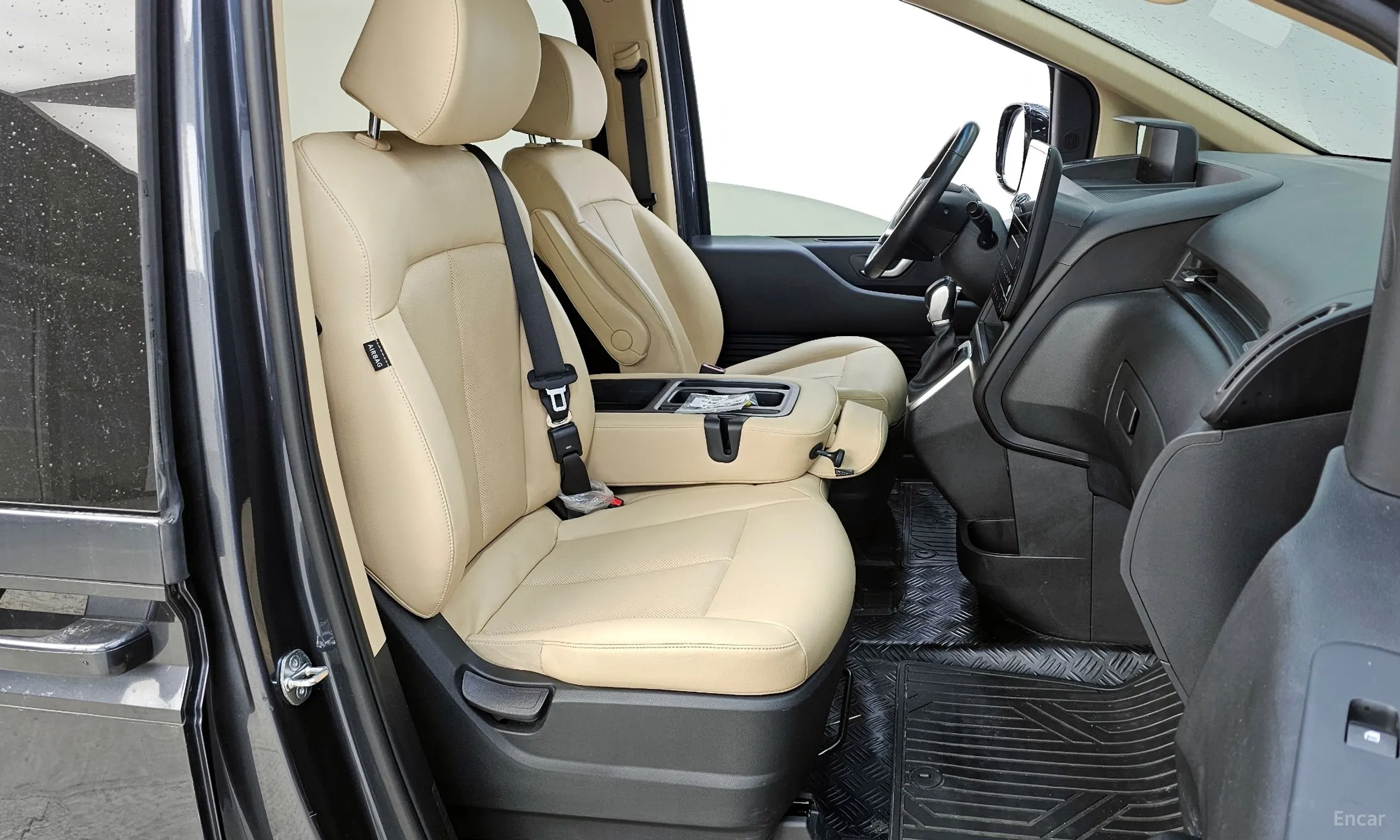Hyundai Staria превью 11