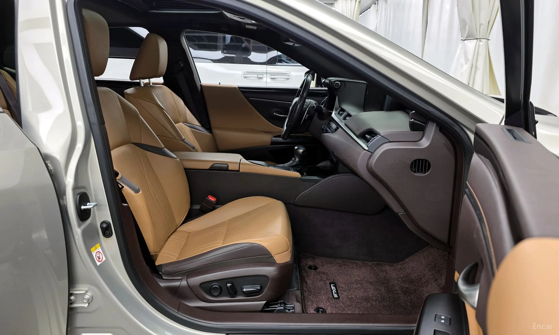 Lexus ES300h 7th Generation превью 11