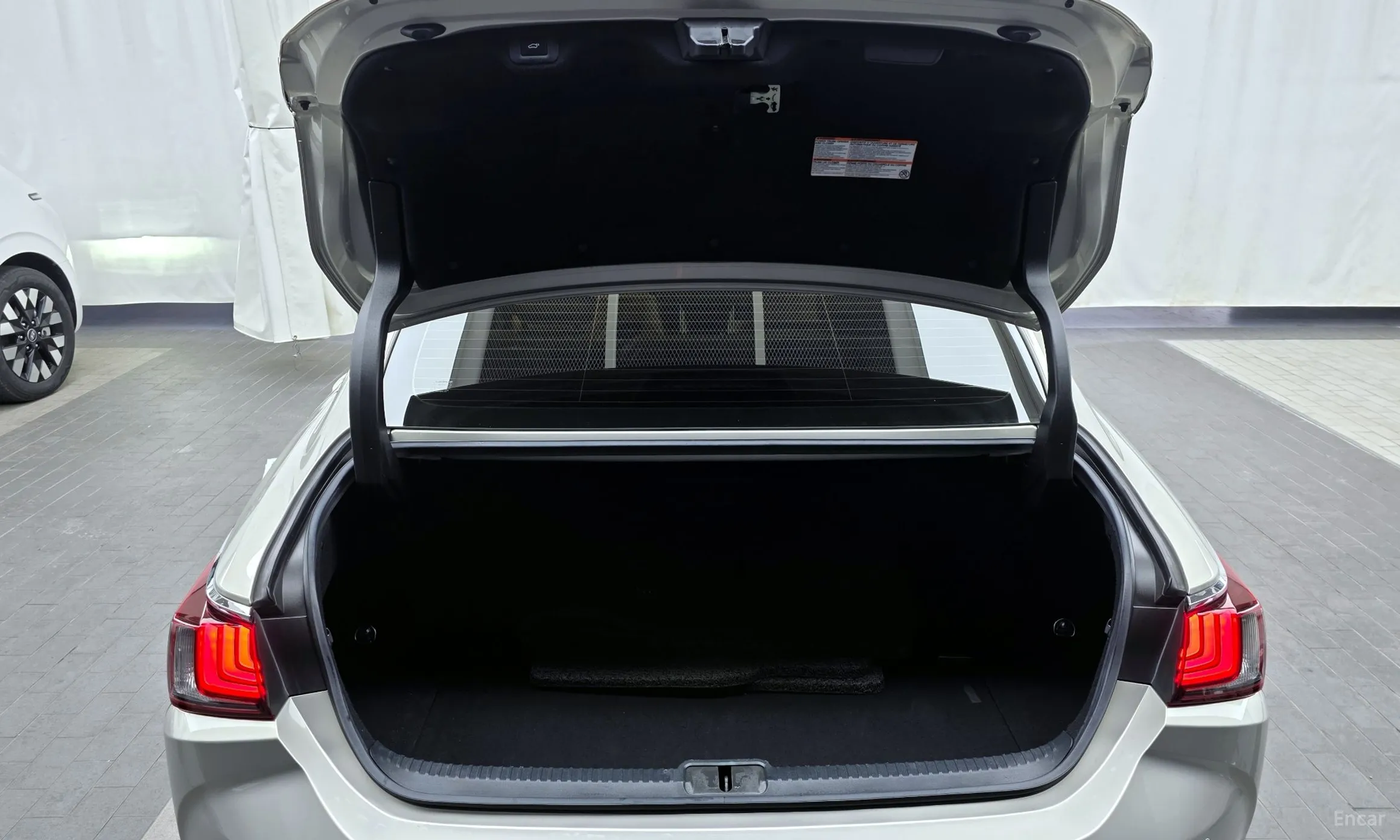 Lexus ES300h 7th Generation превью 20
