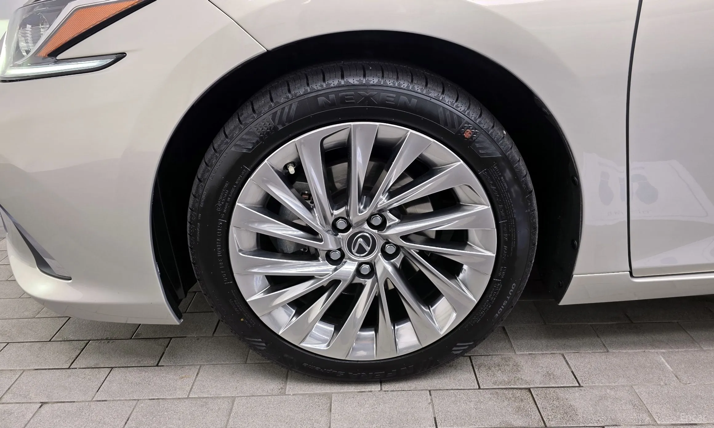 Lexus ES300h 7th Generation превью 5