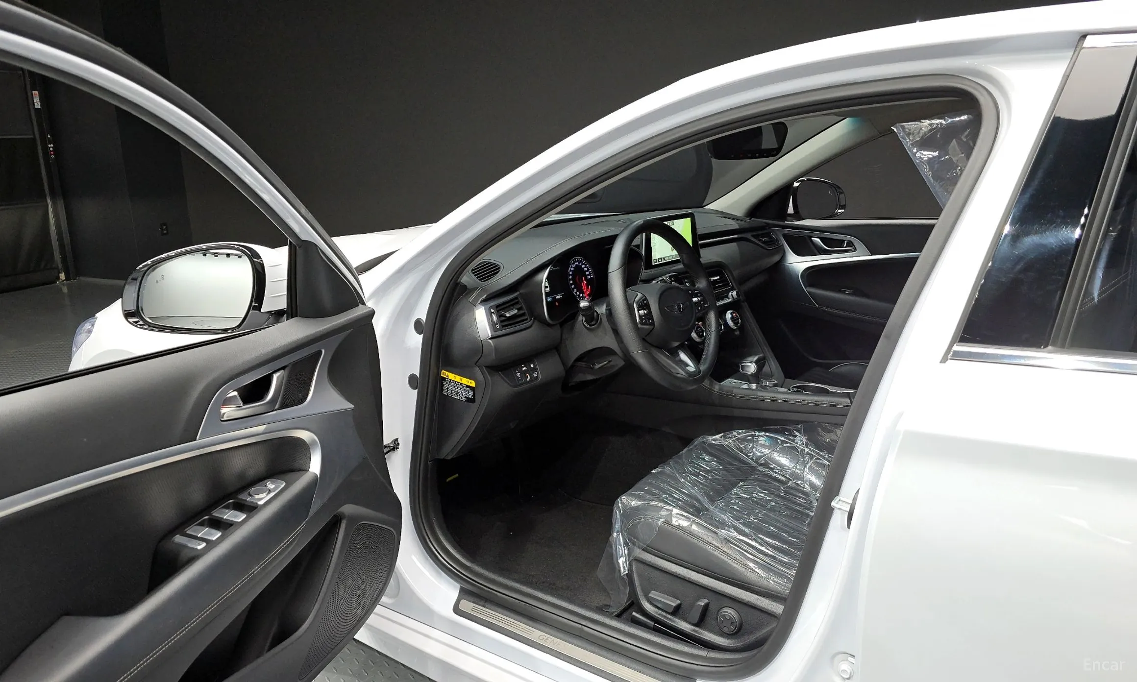Genesis G70 превью 10