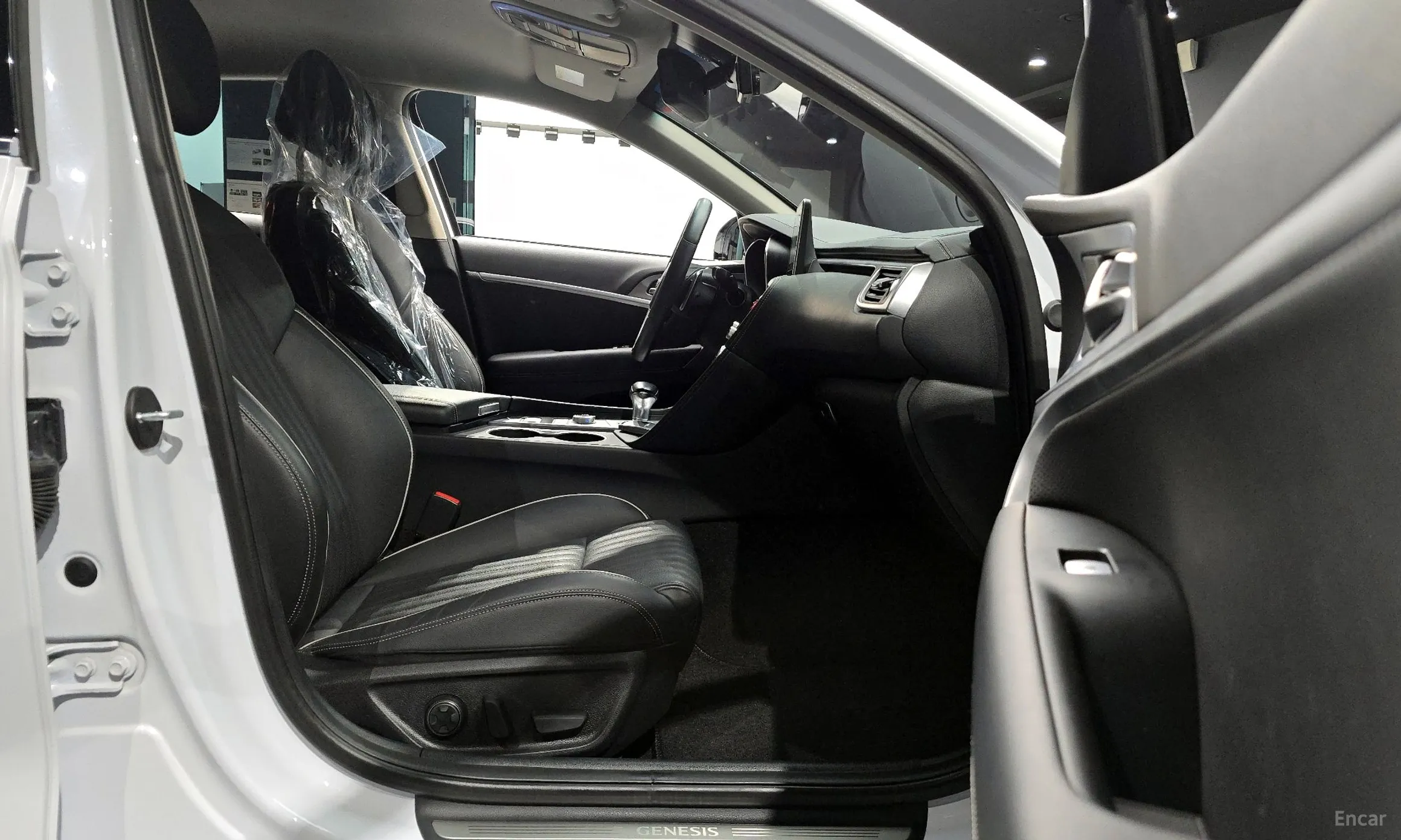 Genesis G70 превью 11
