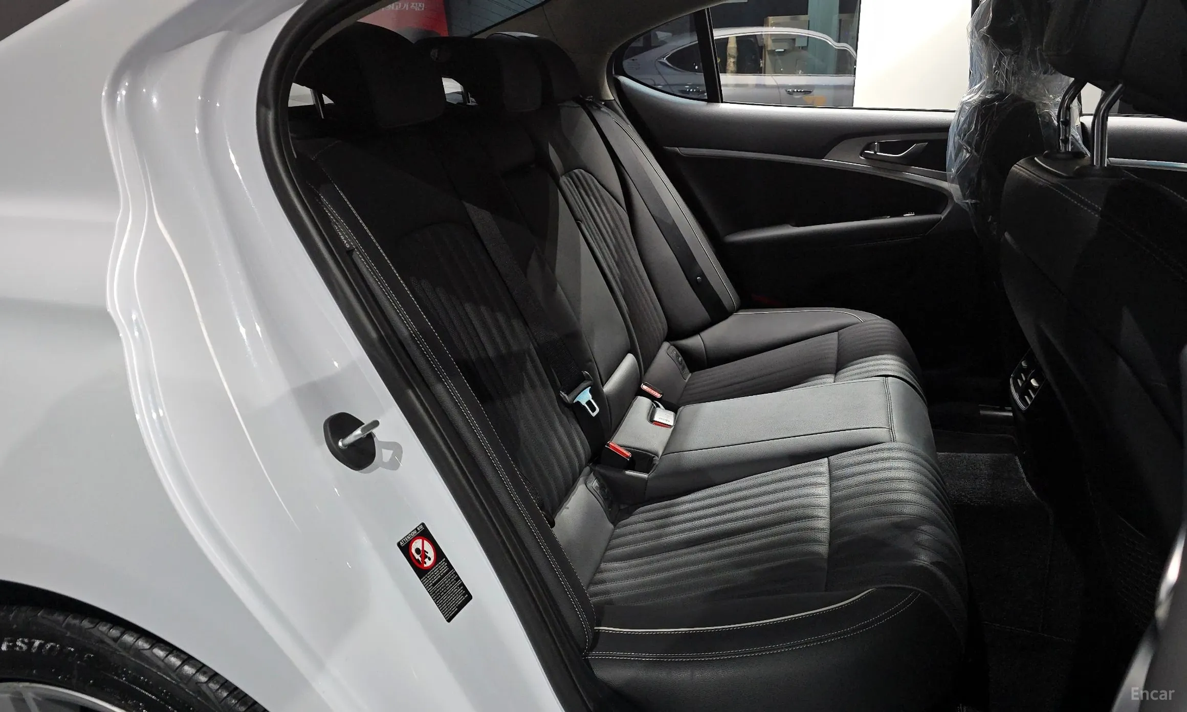 Genesis G70 превью 12