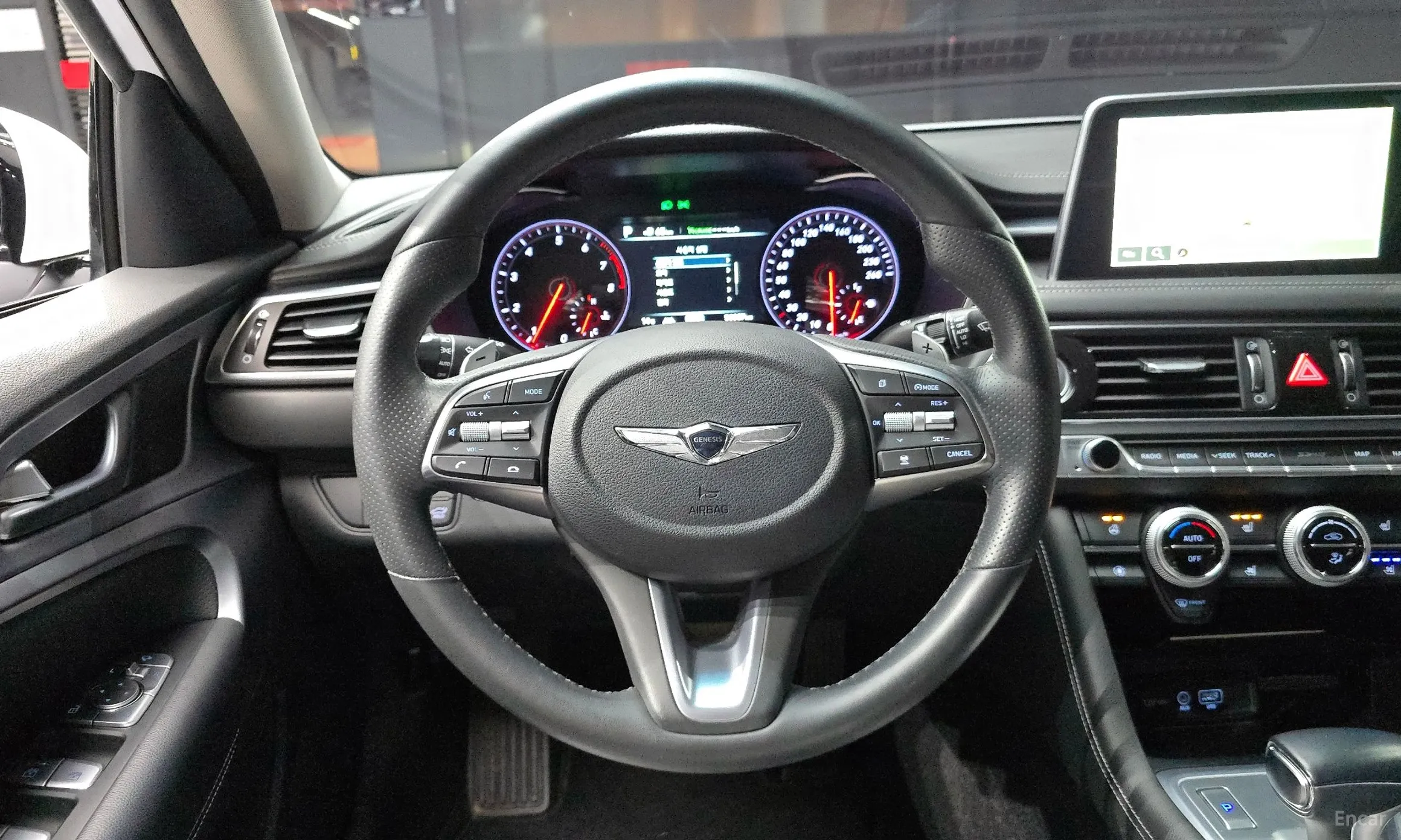 Genesis G70 превью 13