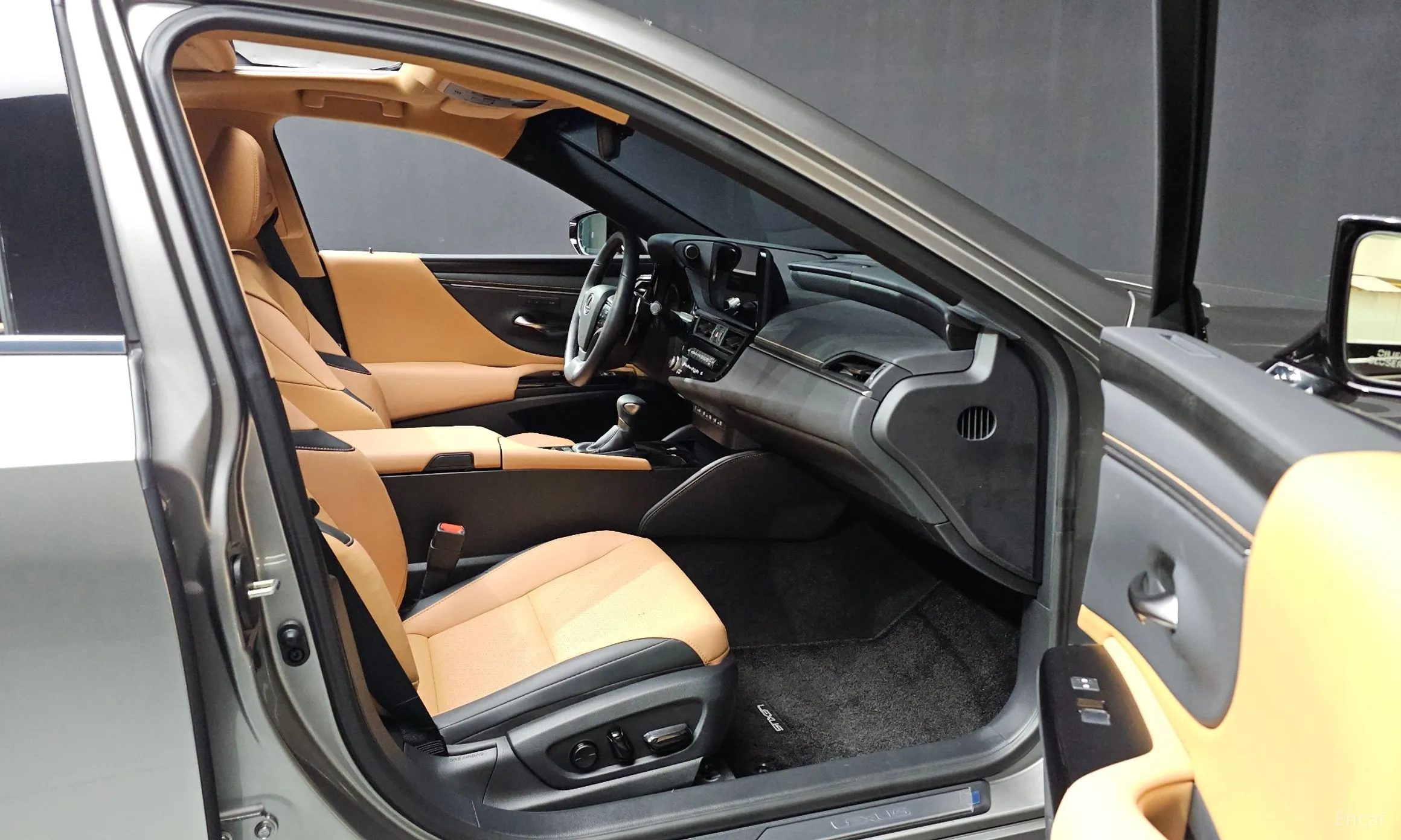 Lexus ES300h 7th Generation превью 18
