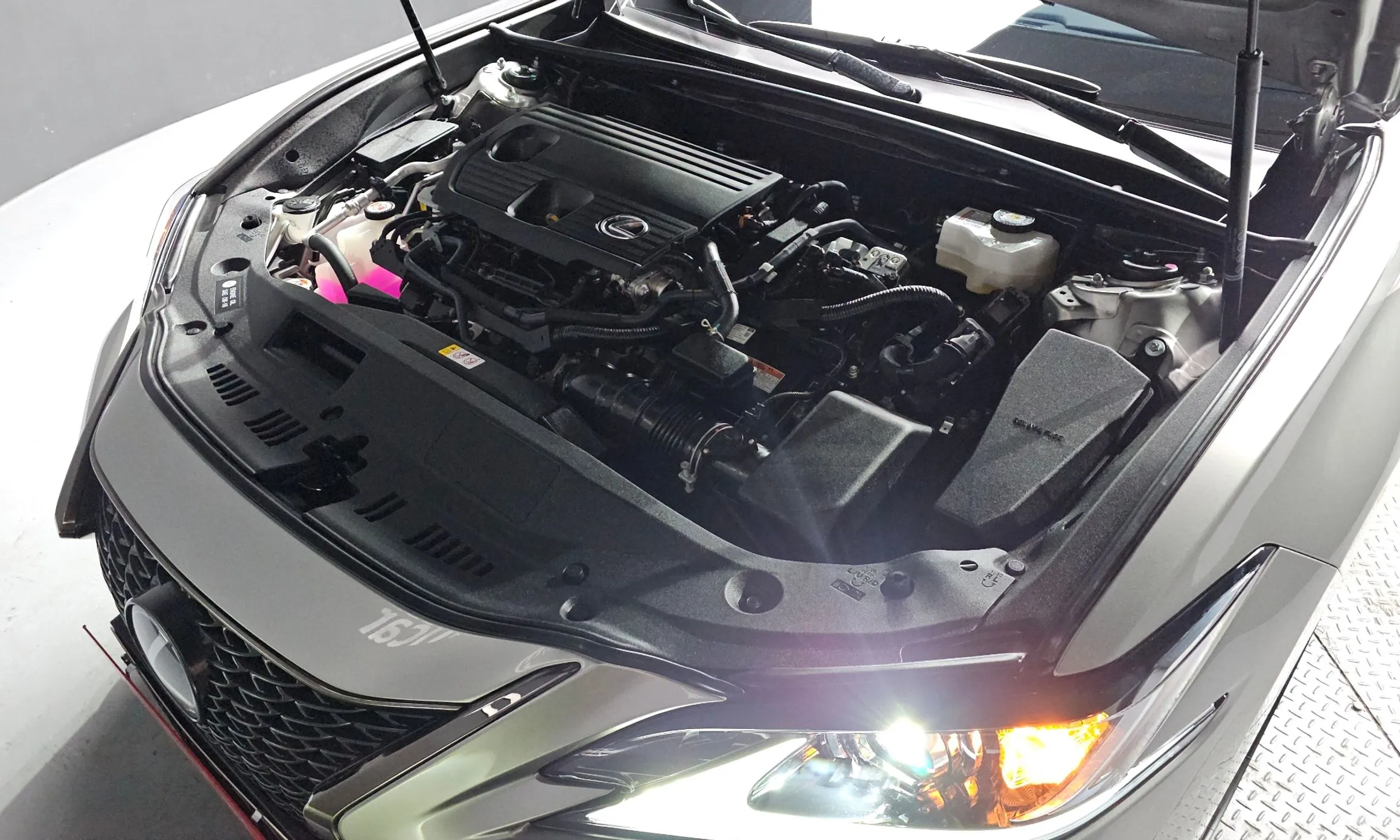 Lexus ES300h 7th Generation превью 6