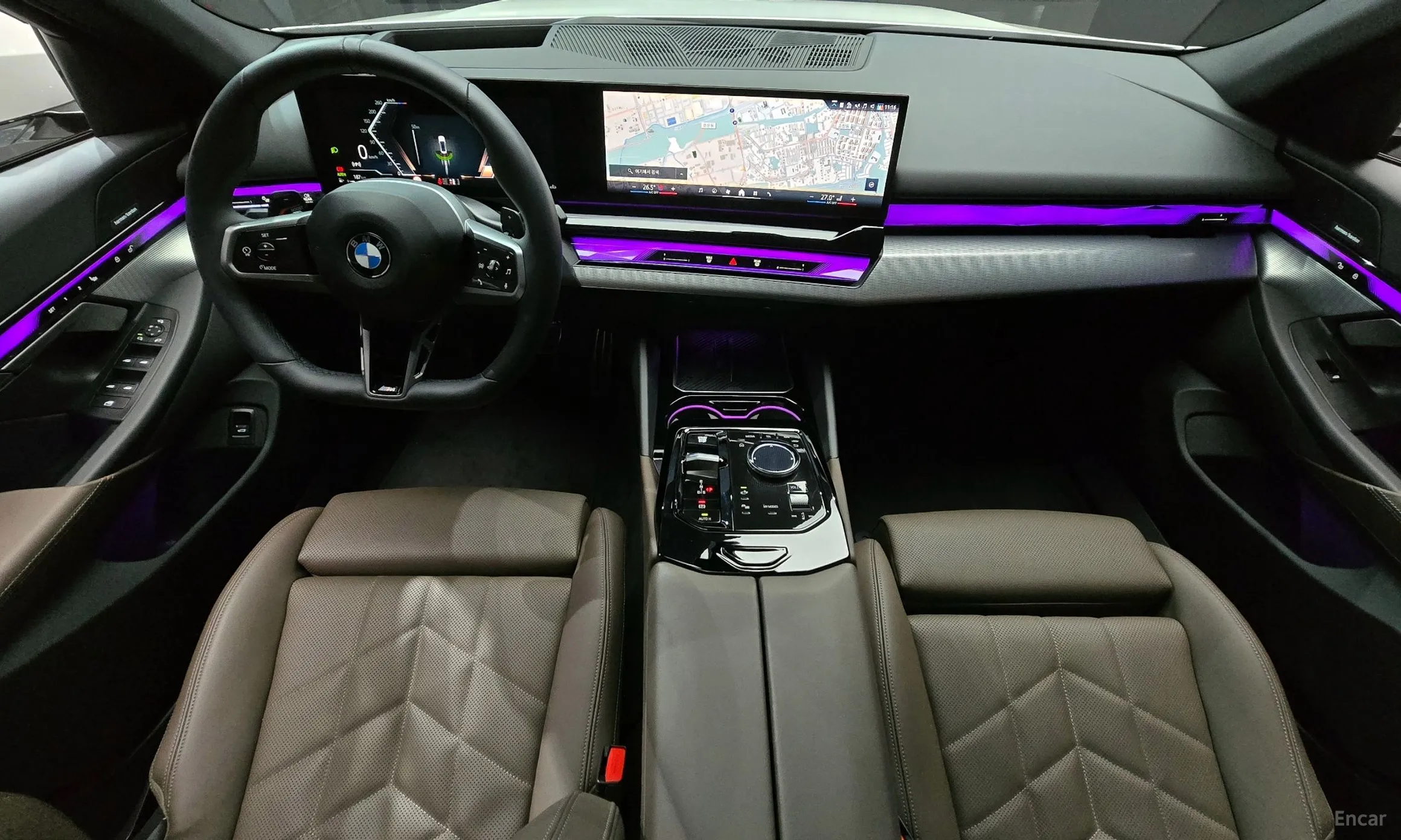 BMW 5 Series (G60) превью 7