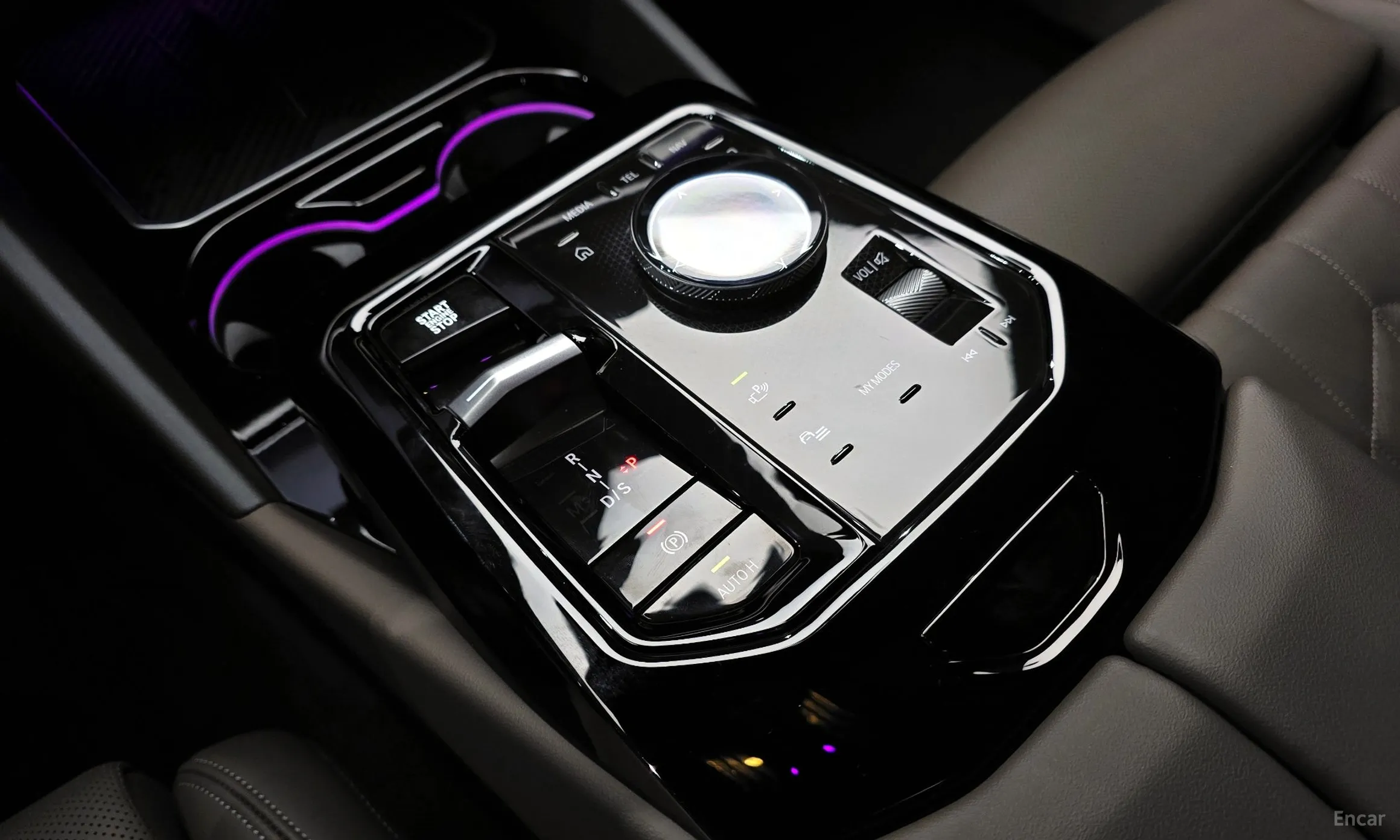 BMW 5 Series (G60) превью 9