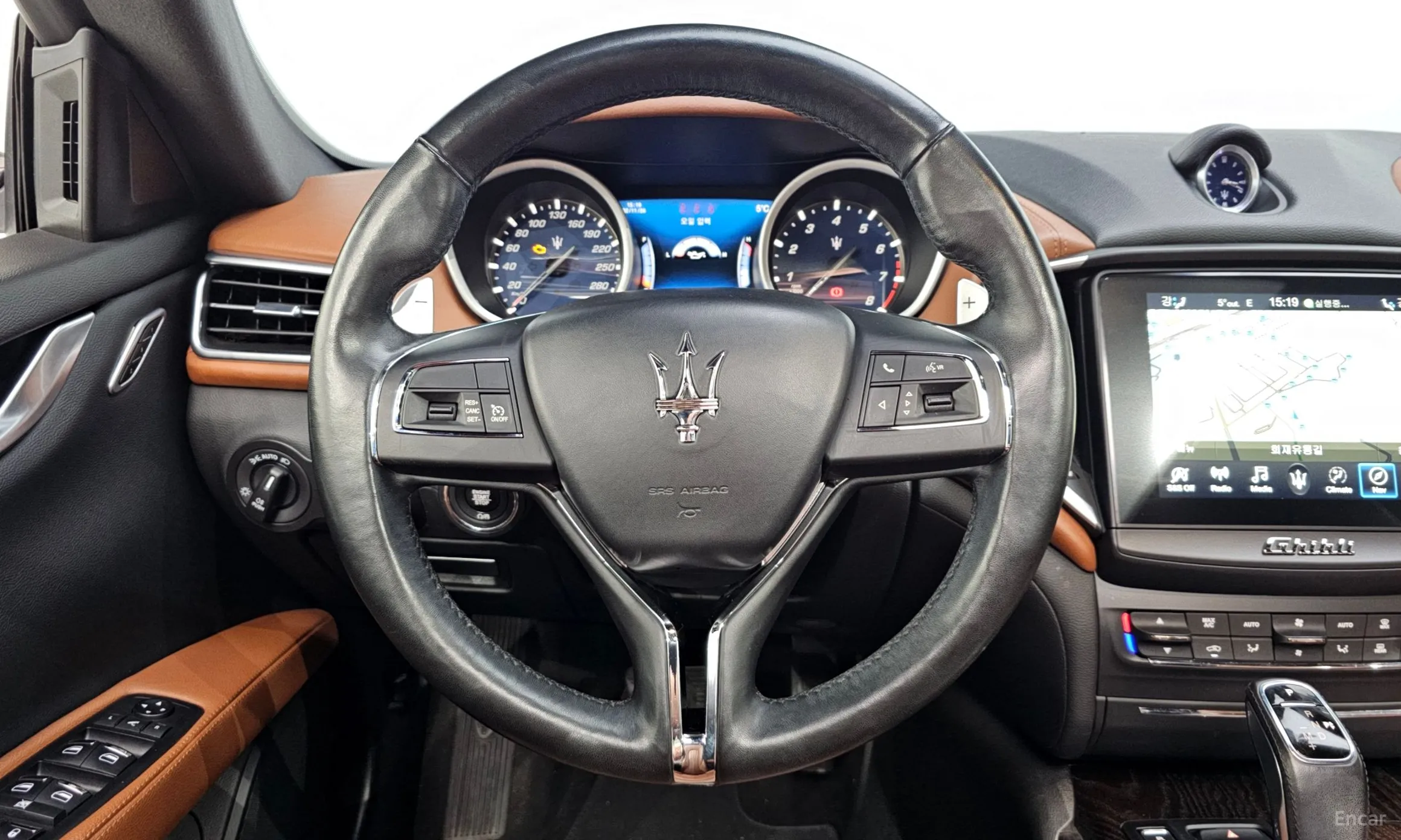 Maserati Ghibli превью 13