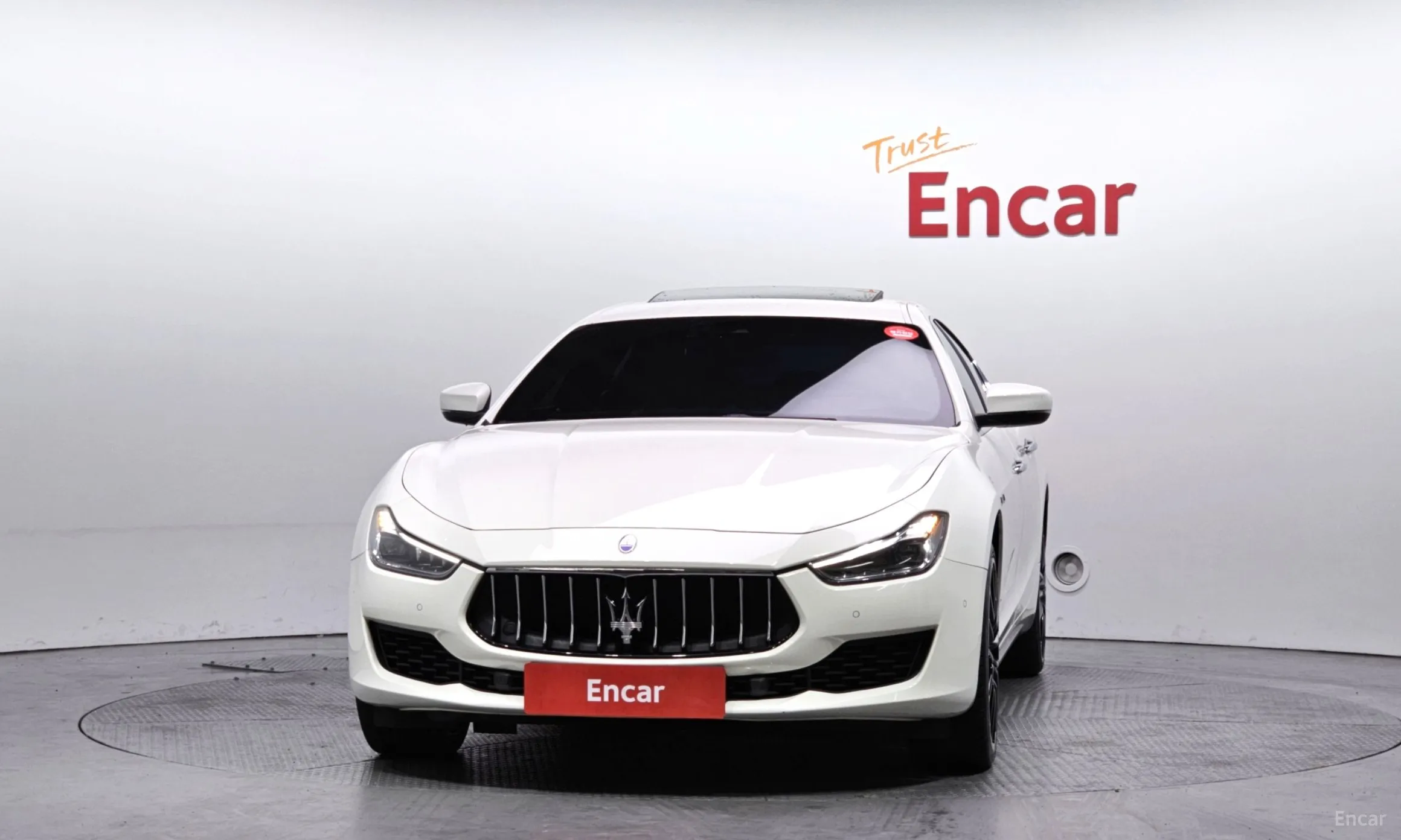 Maserati Ghibli превью 3
