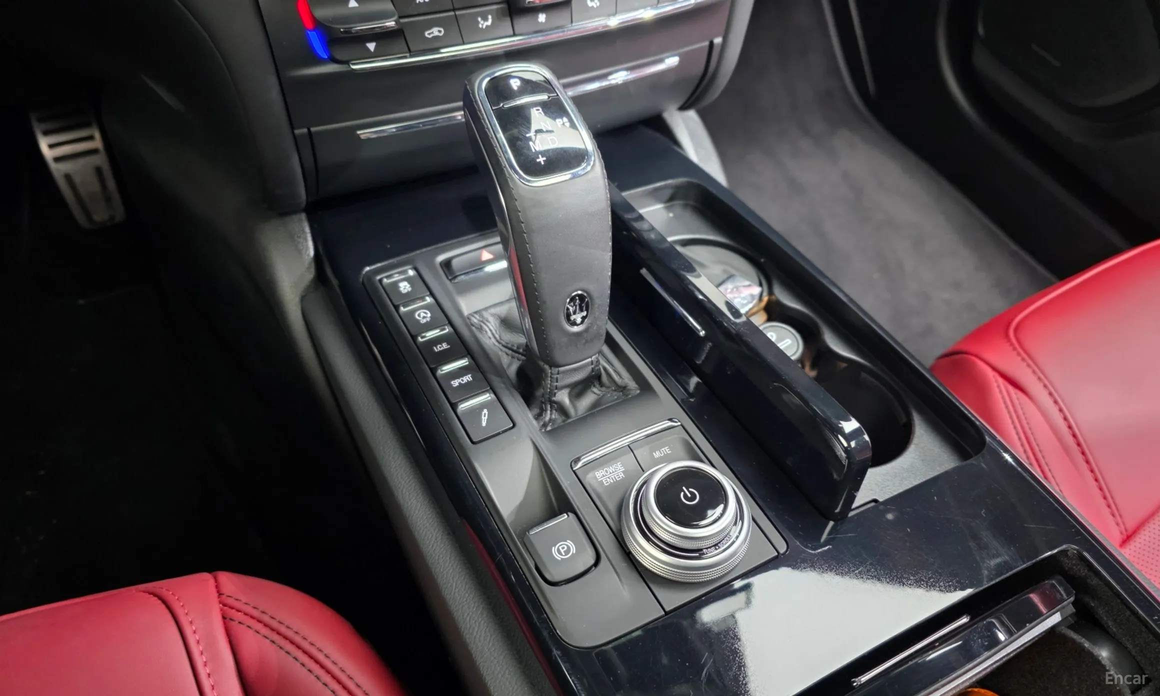 Maserati Ghibli превью 9