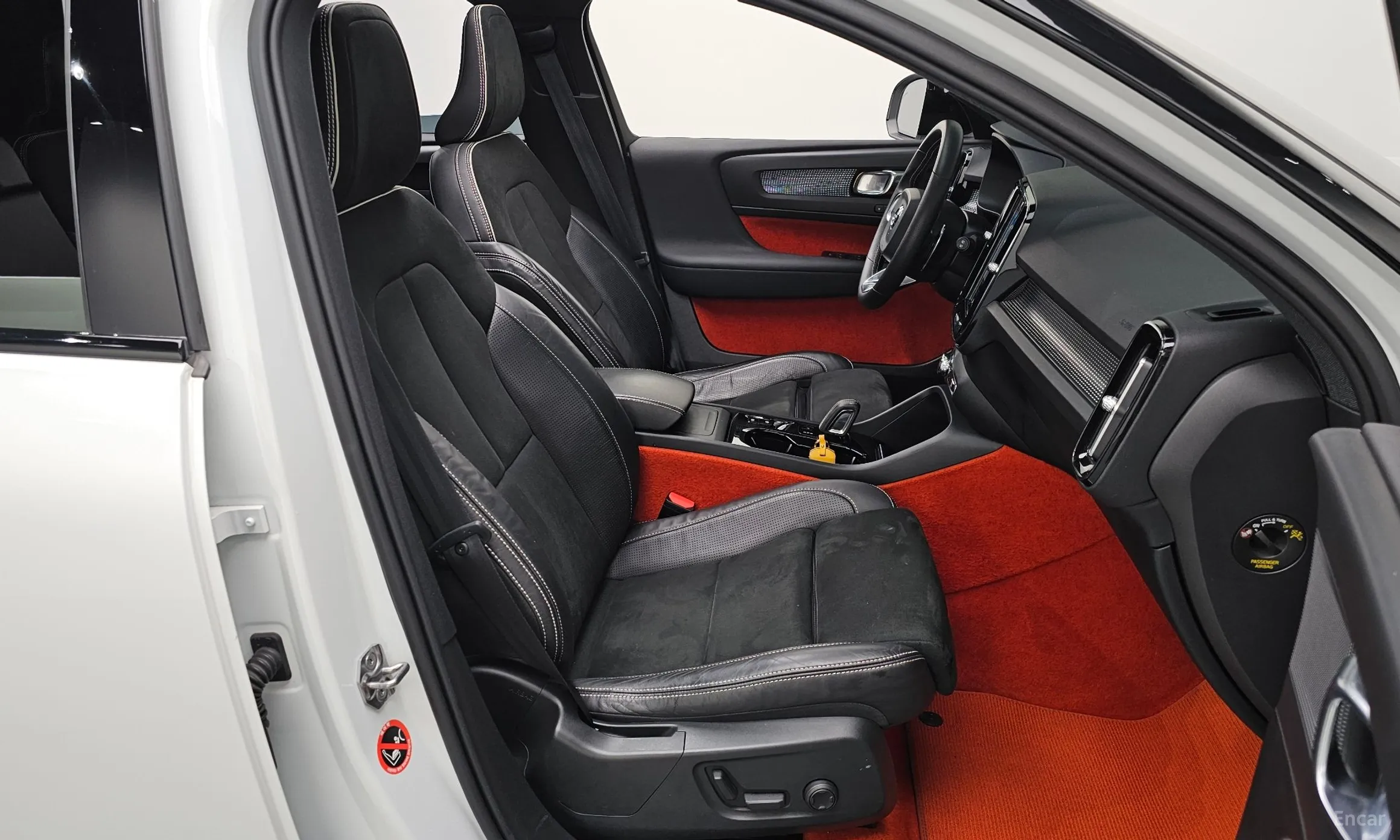Volvo XC40 превью 11