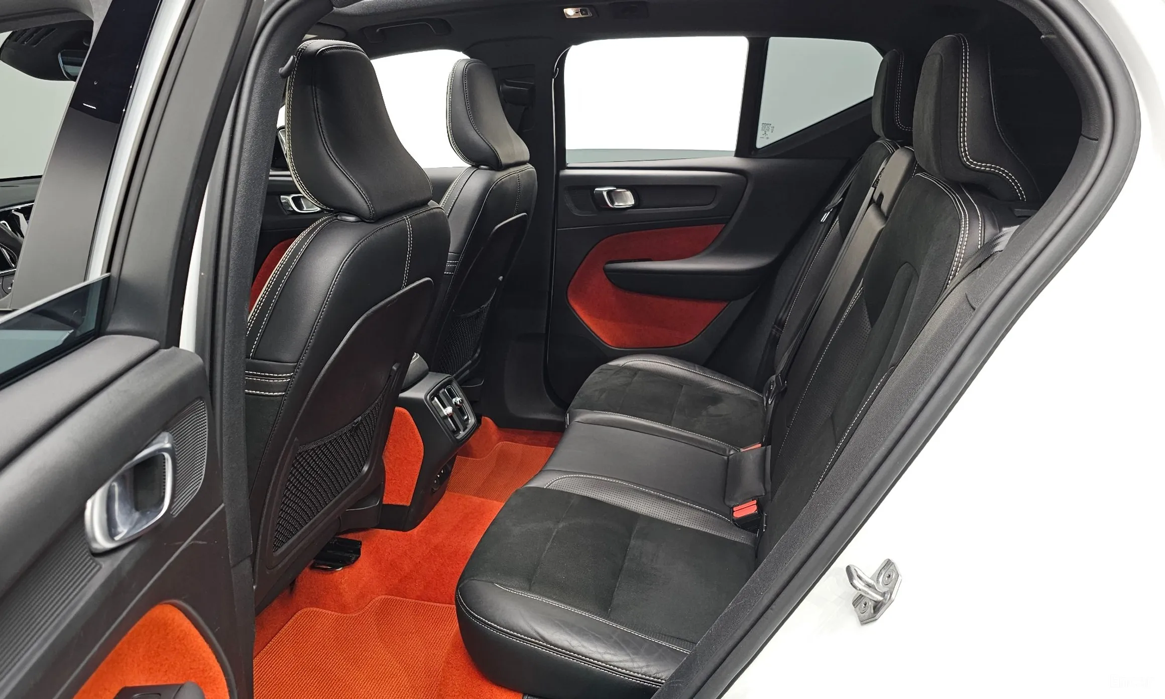 Volvo XC40 превью 12