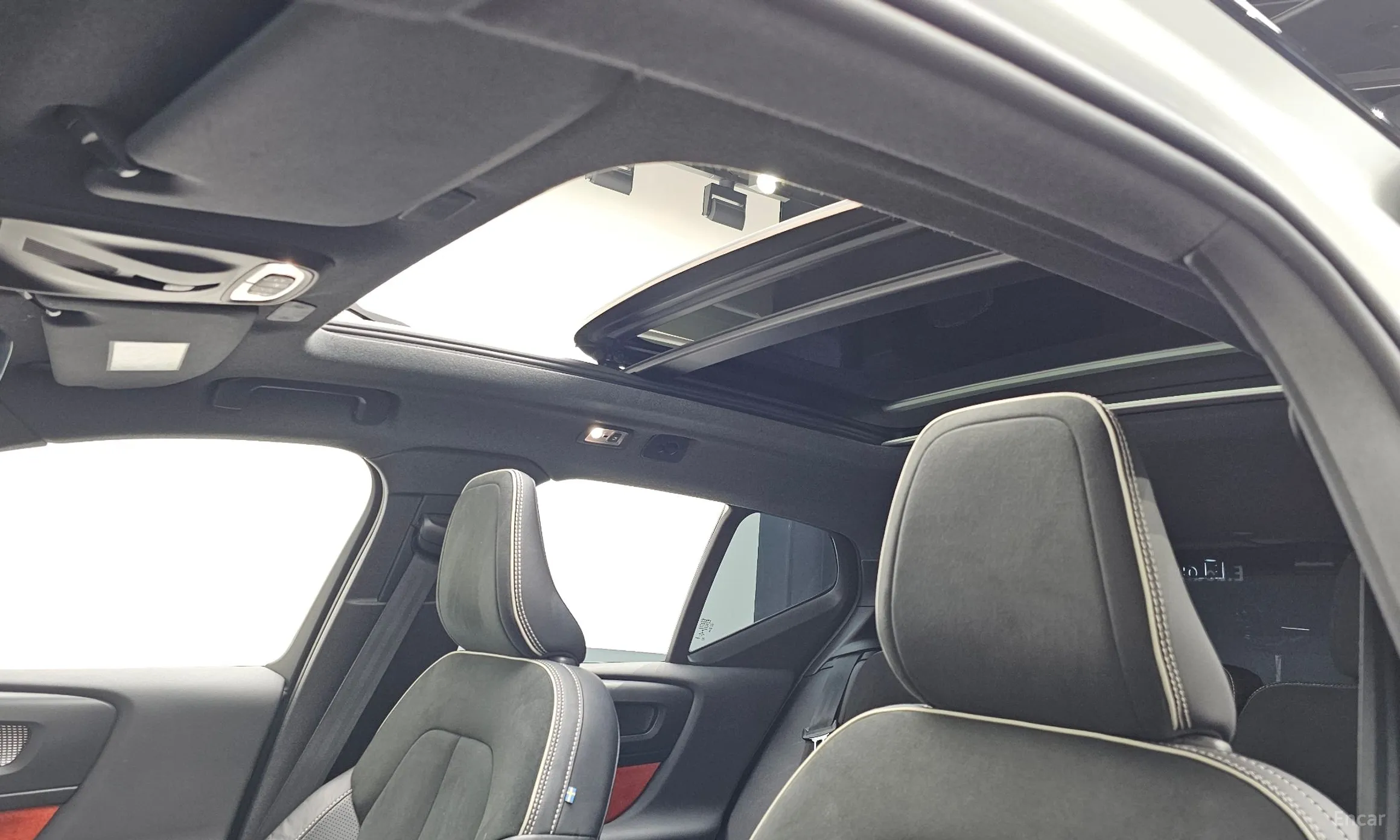 Volvo XC40 превью 19