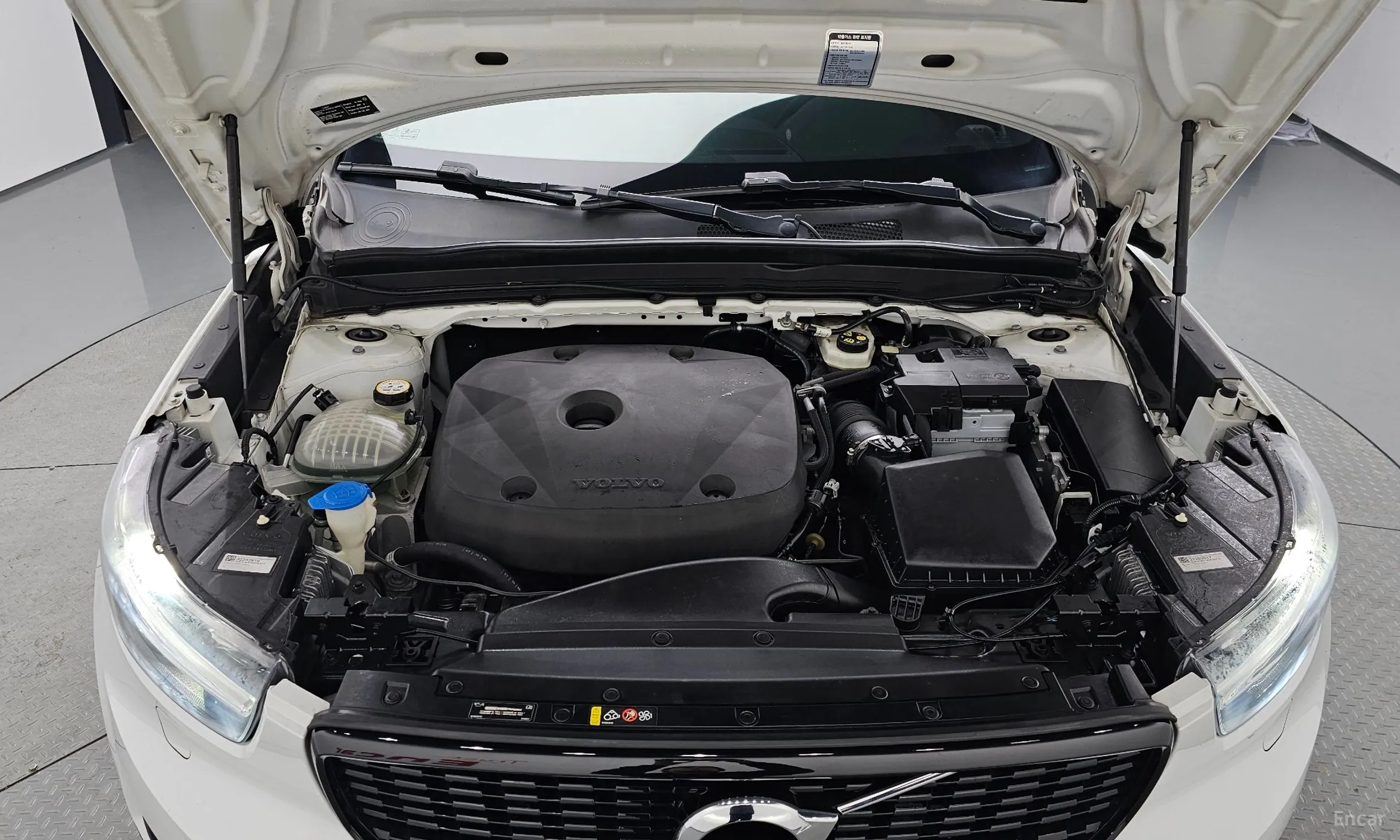 Volvo XC40 превью 6