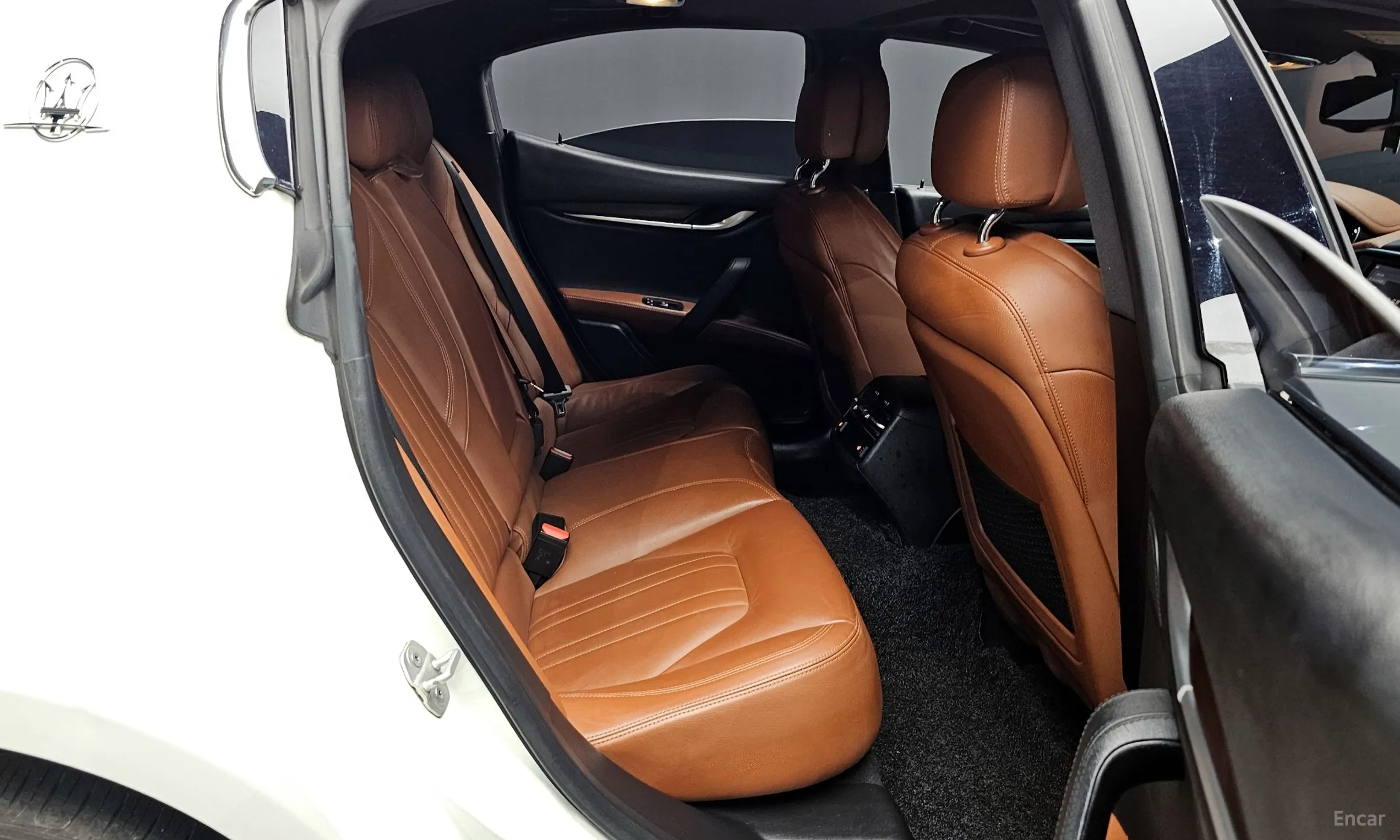Maserati Ghibli превью 12