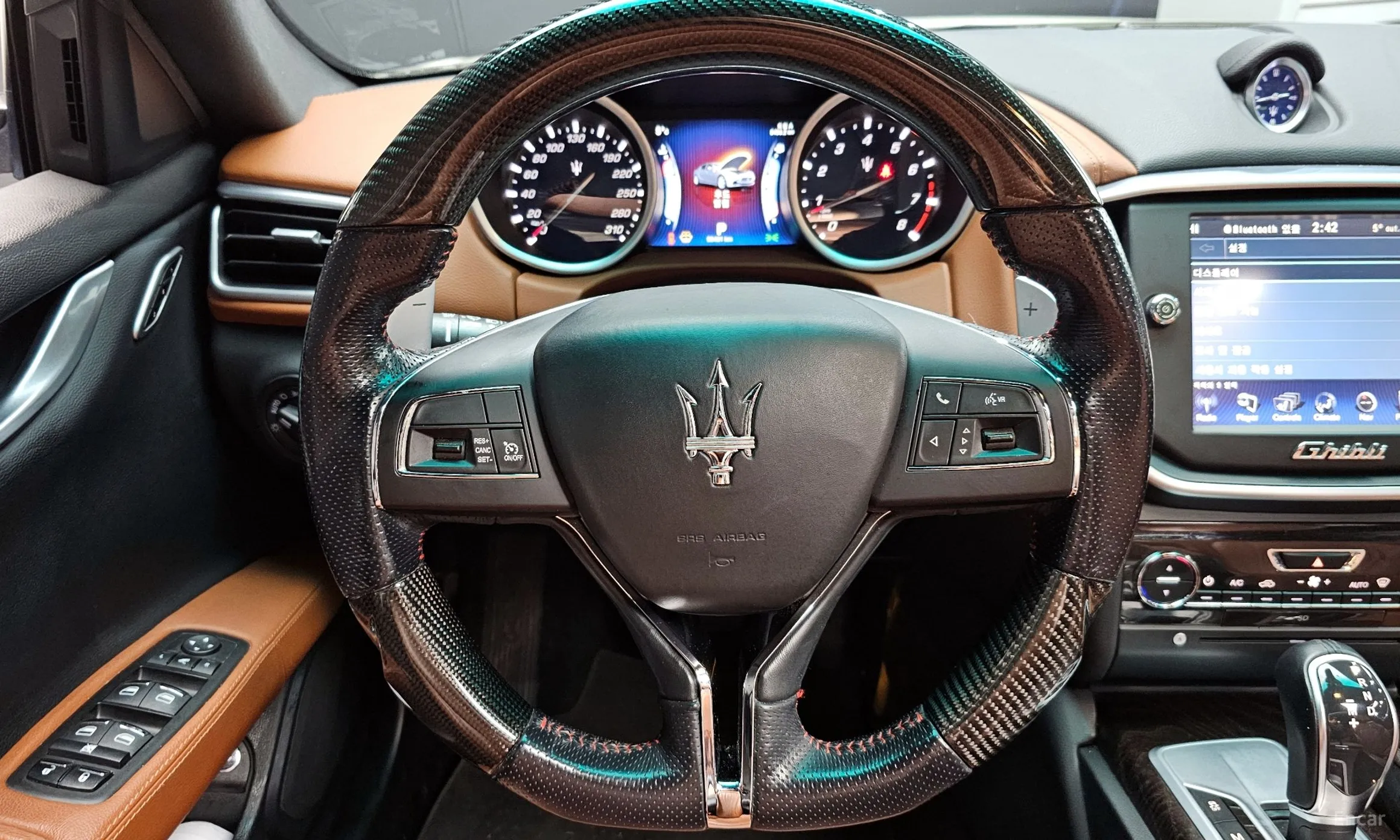 Maserati Ghibli превью 13