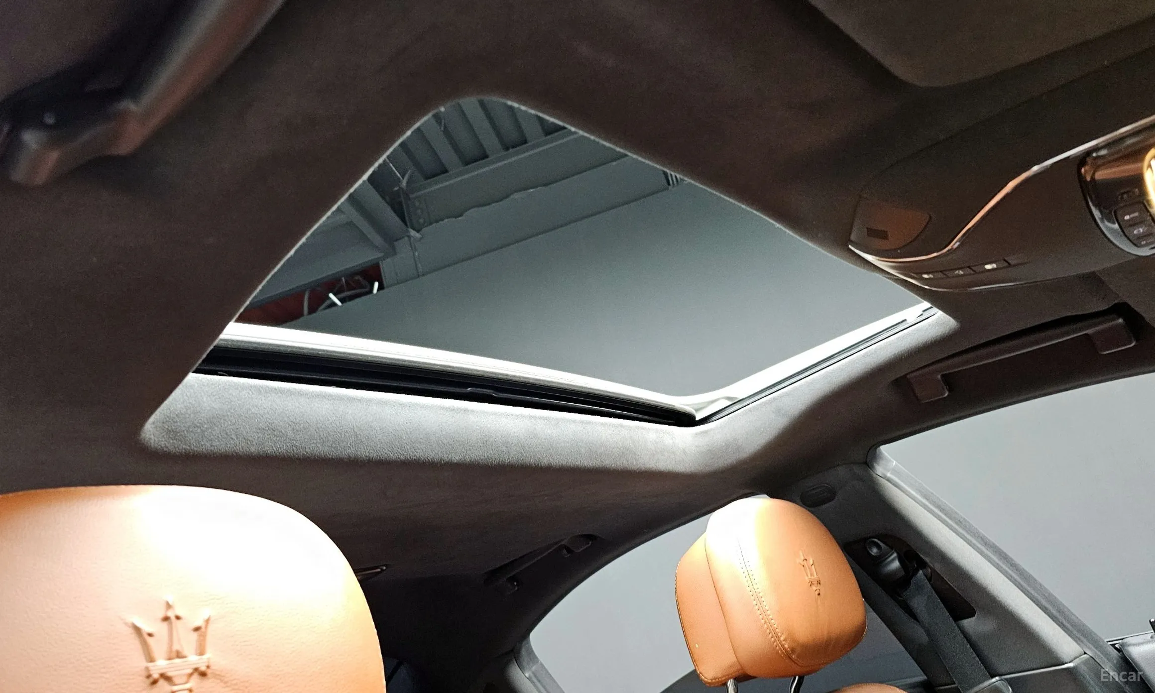 Maserati Ghibli превью 19