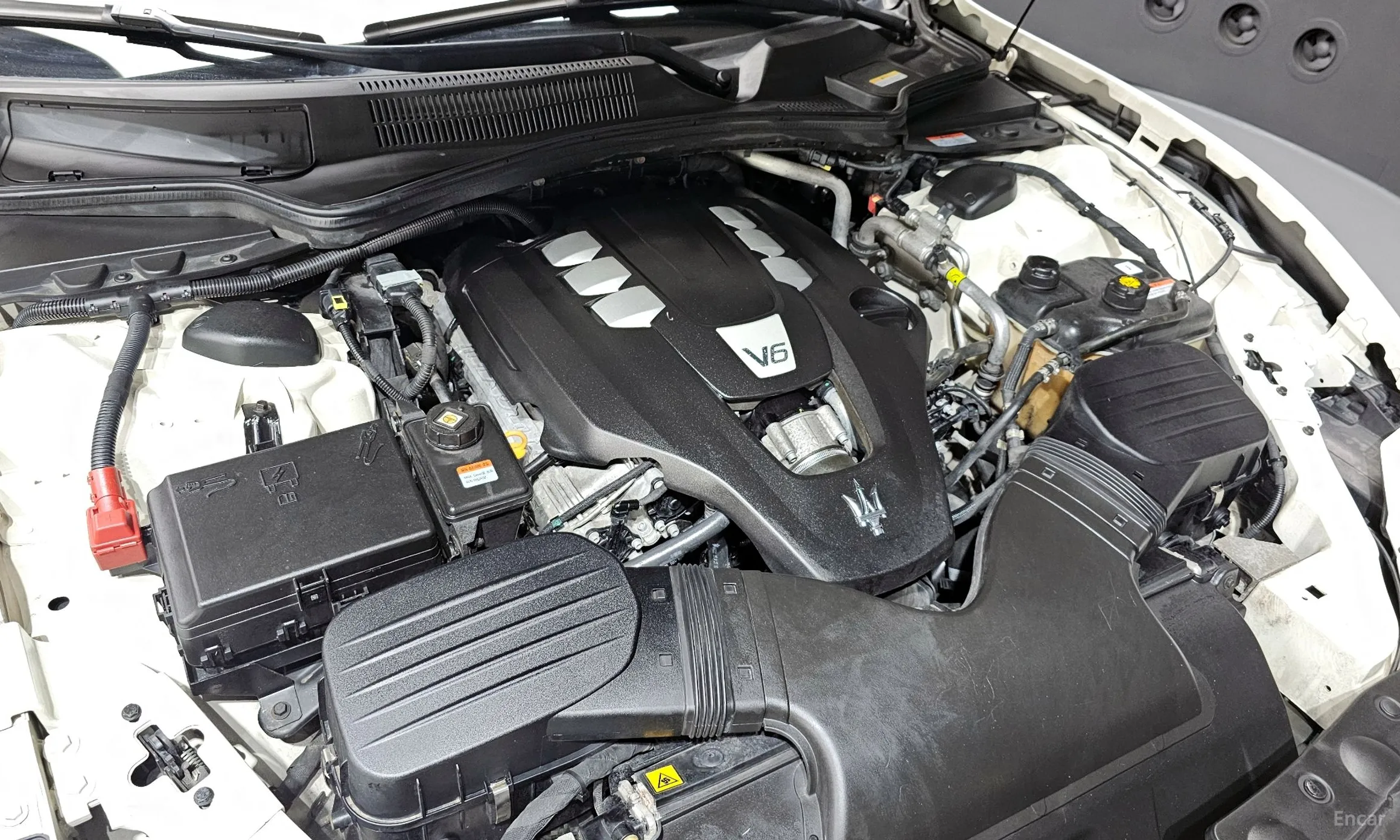 Maserati Ghibli превью 6