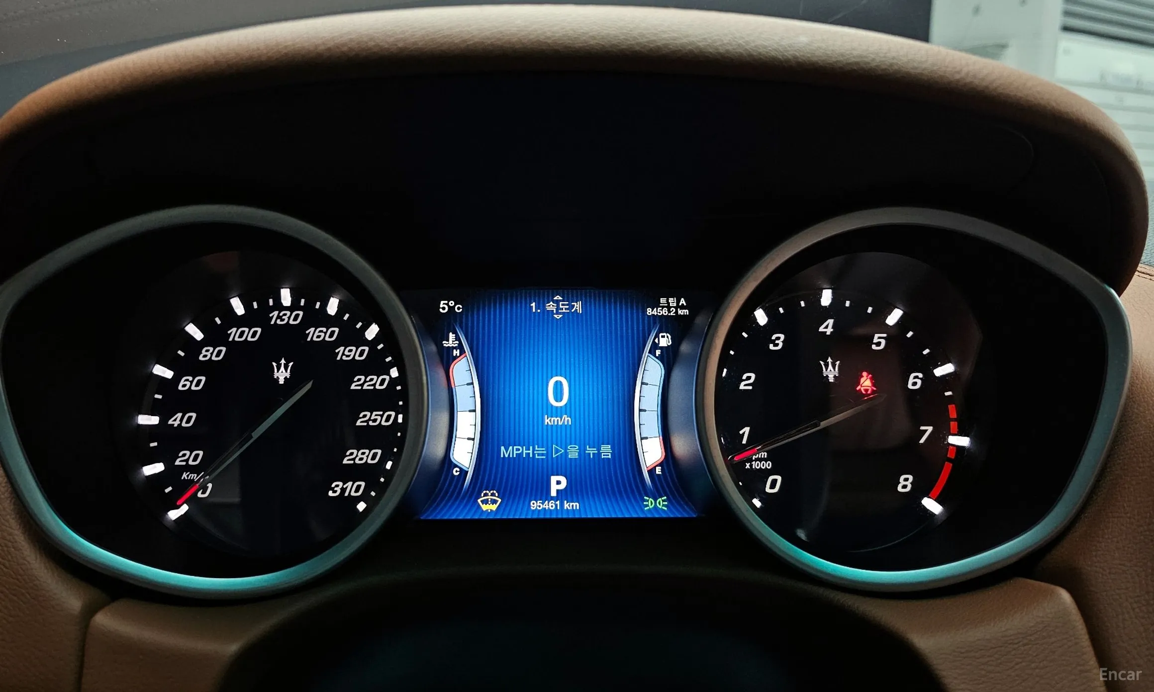 Maserati Ghibli превью 8
