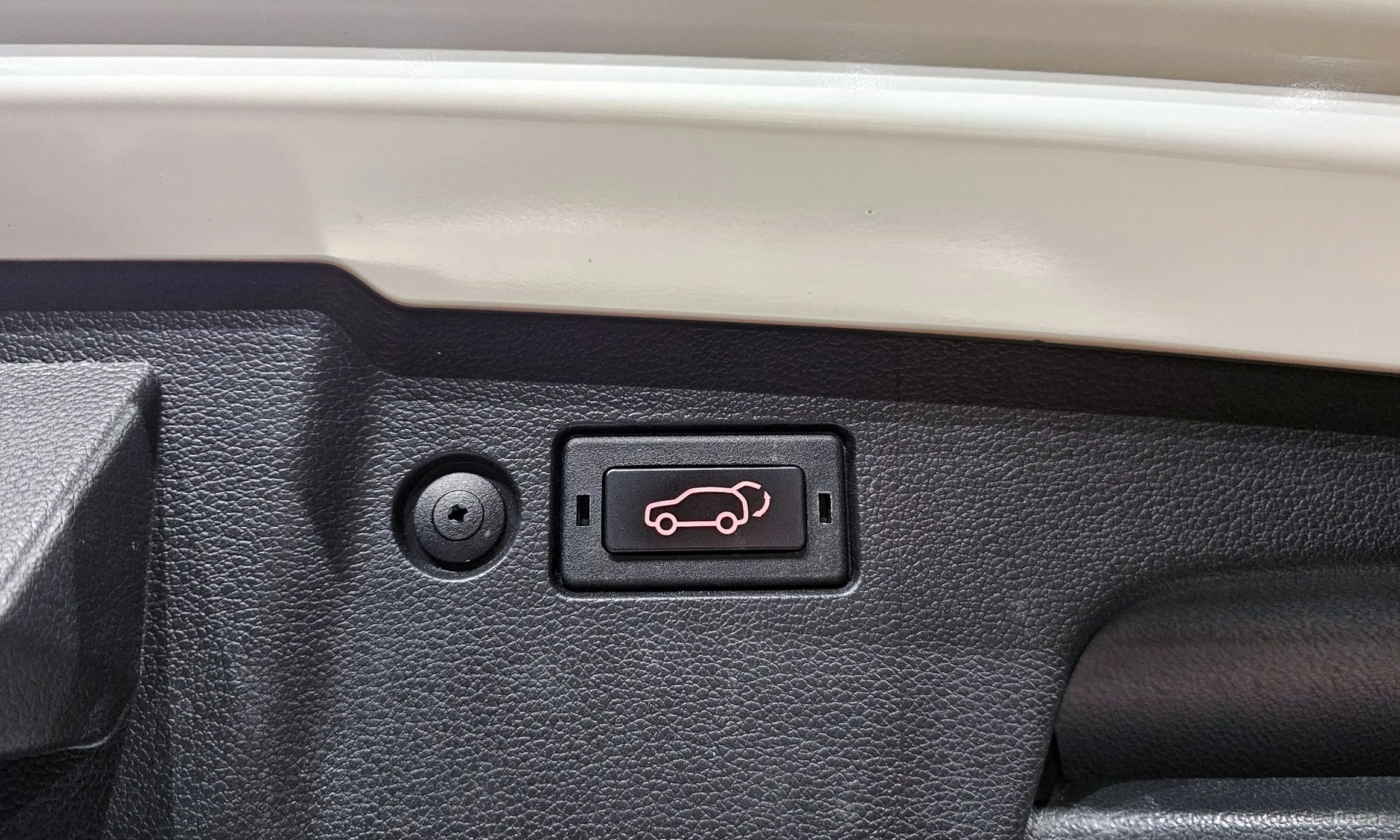 KG Mobility (SsangYong) Torres превью 20