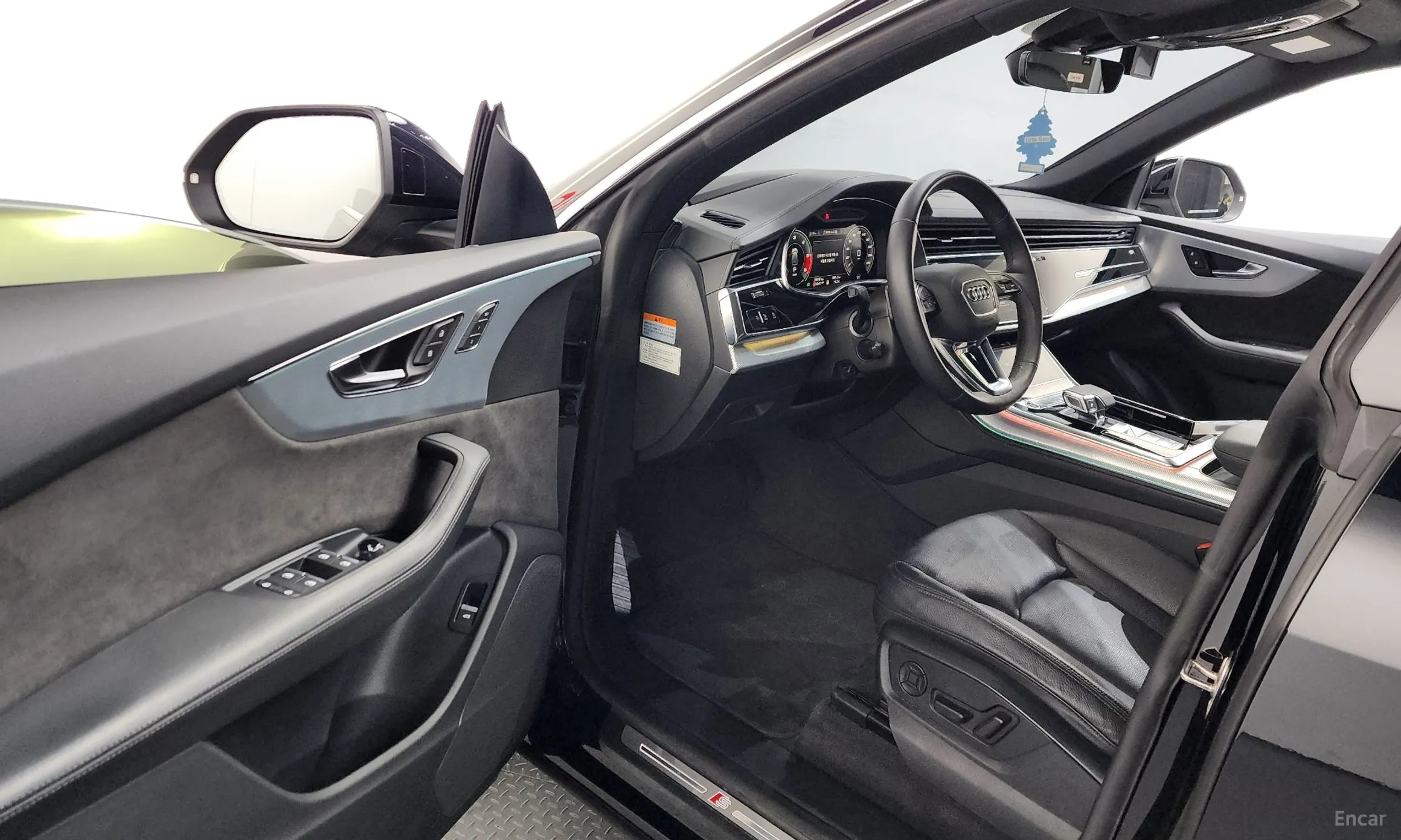 Audi Q8 (4M) превью 10