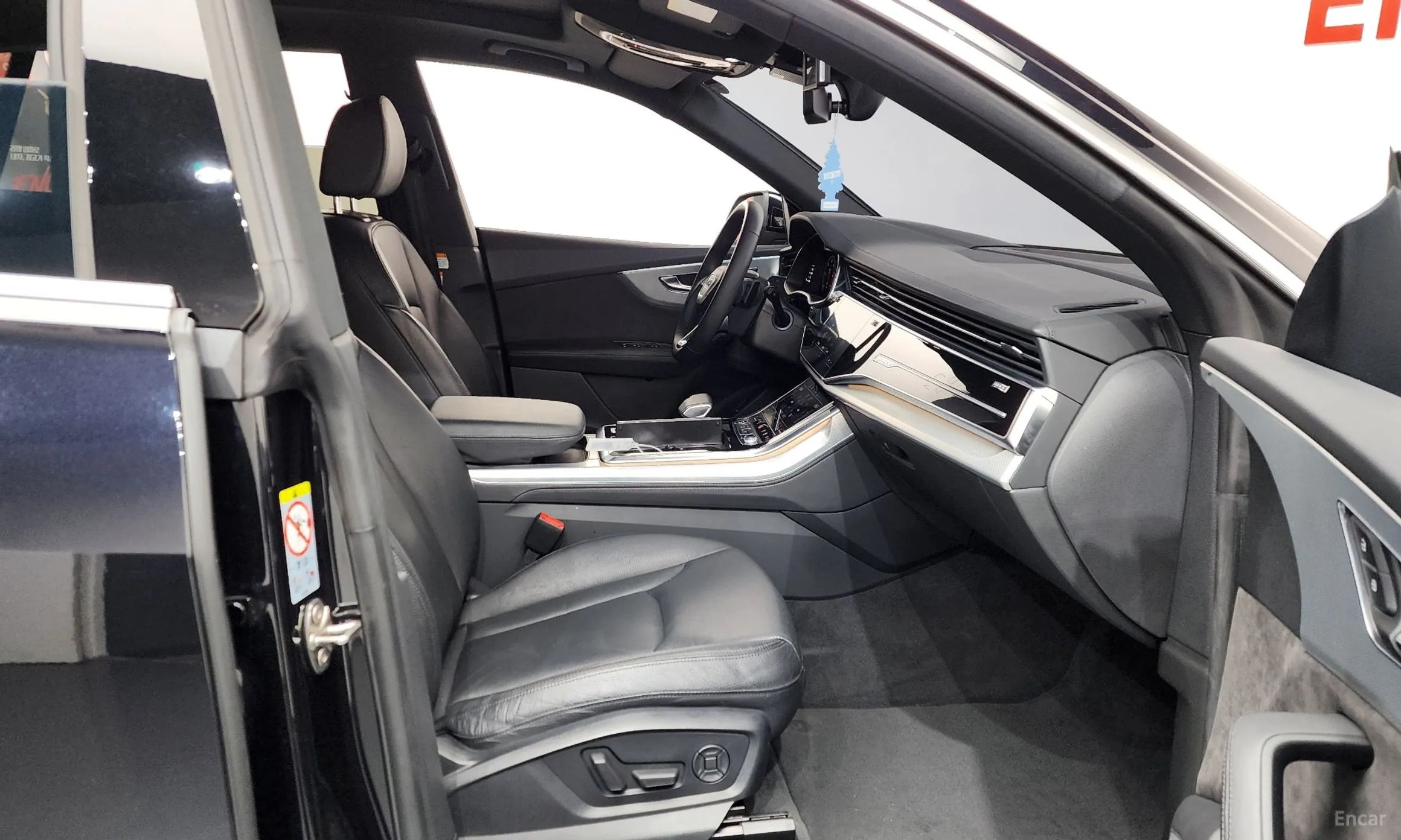 Audi Q8 (4M) превью 11