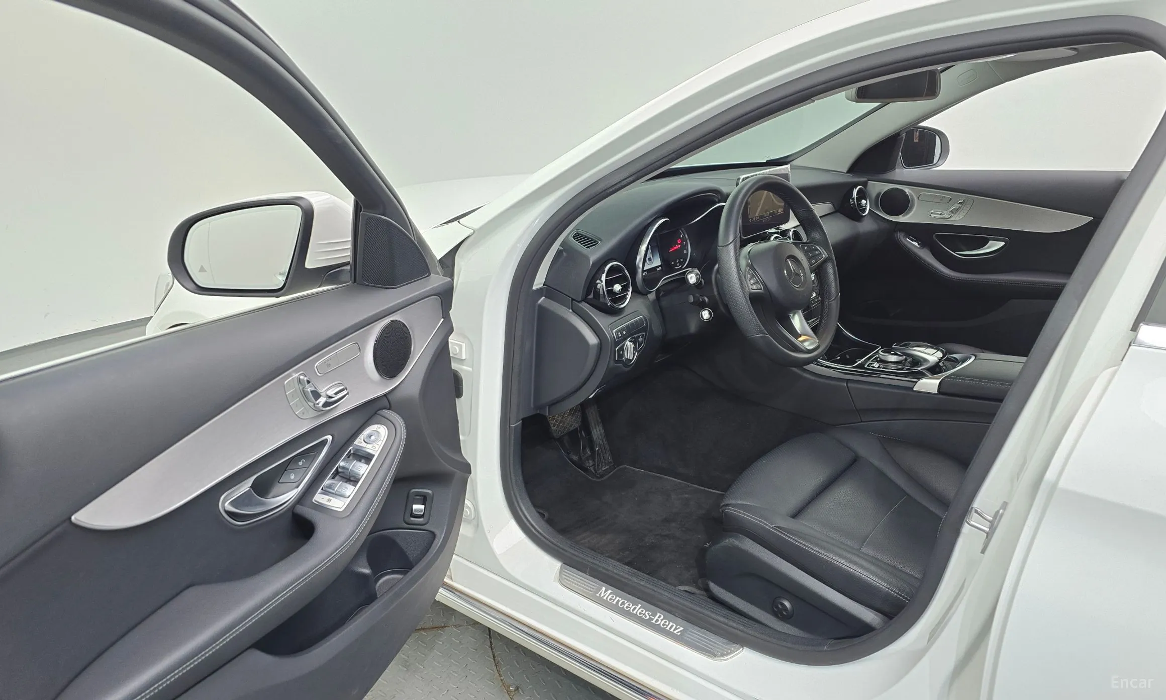 Mercedes Benz C-Class W205 превью 10