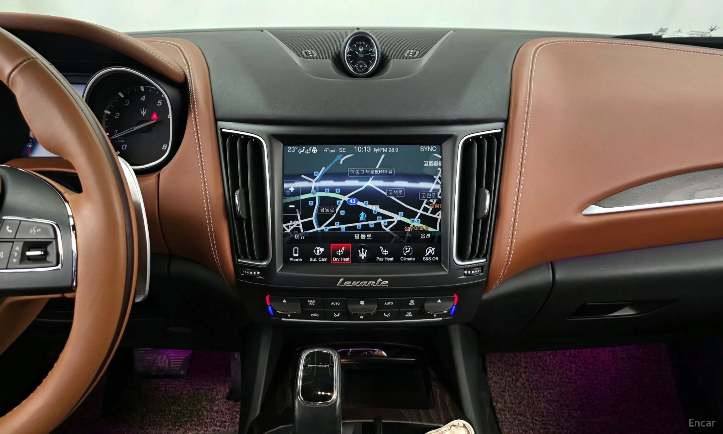 Maserati Levante превью 14