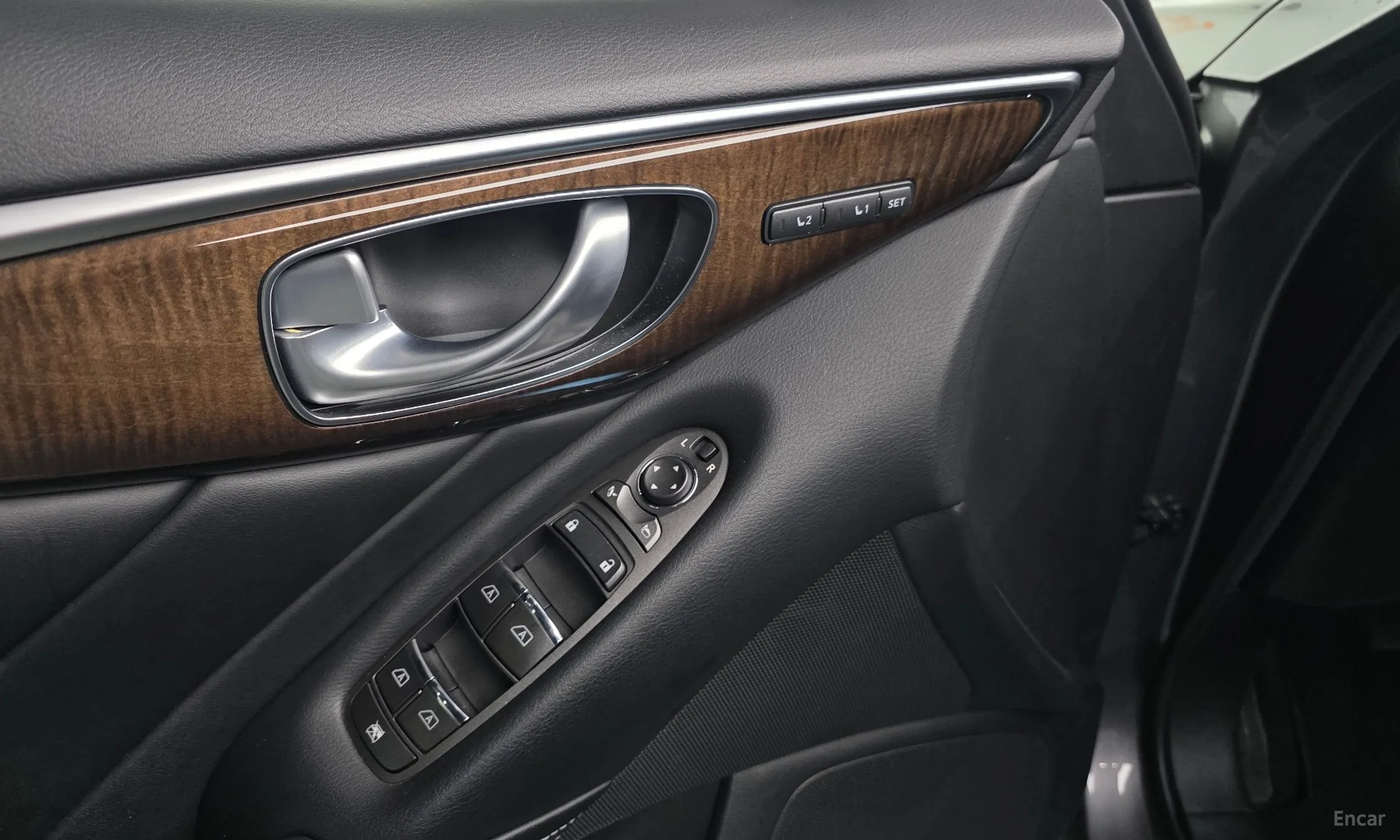 Infiniti Q50 превью 17