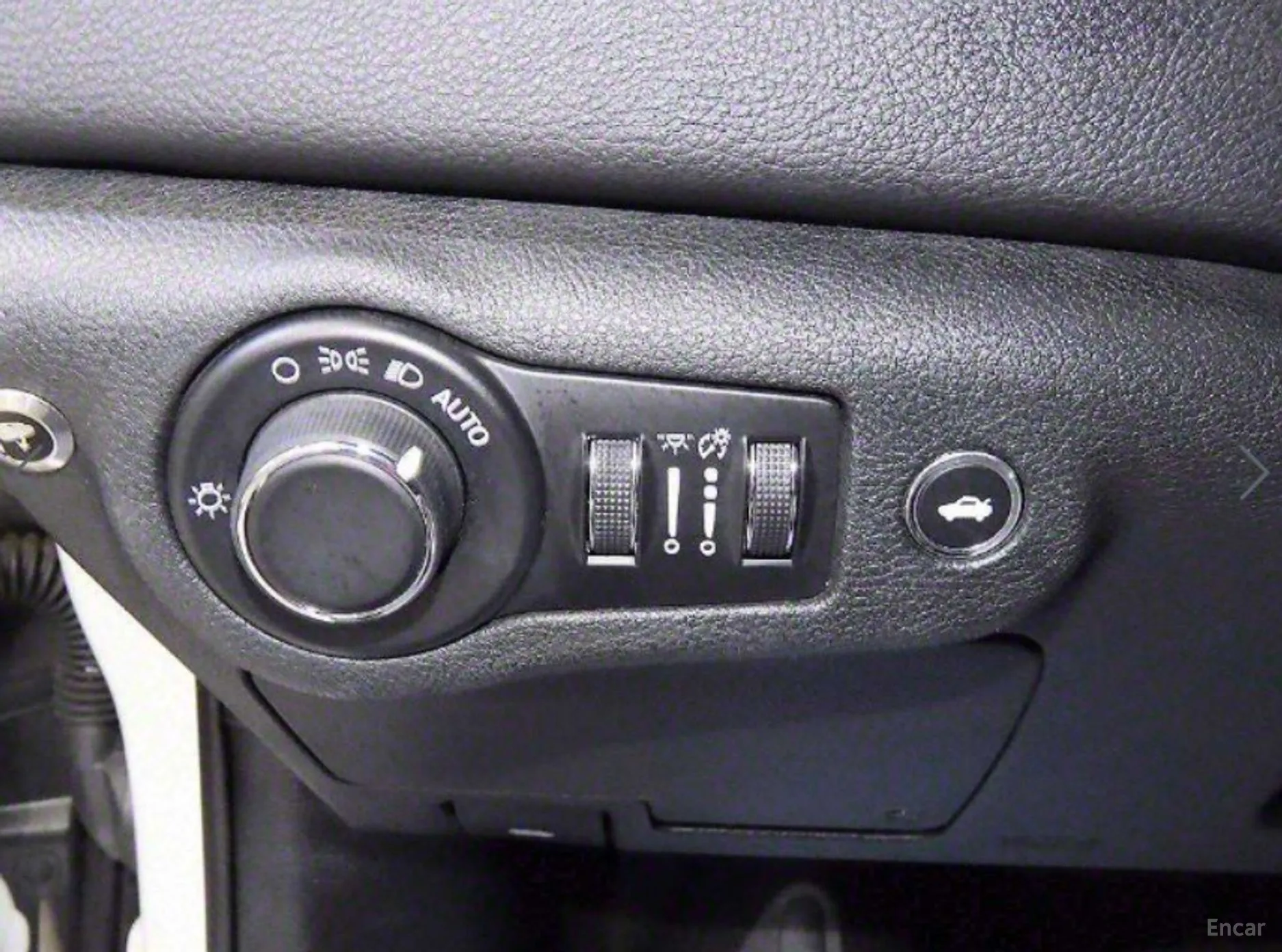 Chrysler 200 Second generation превью 14