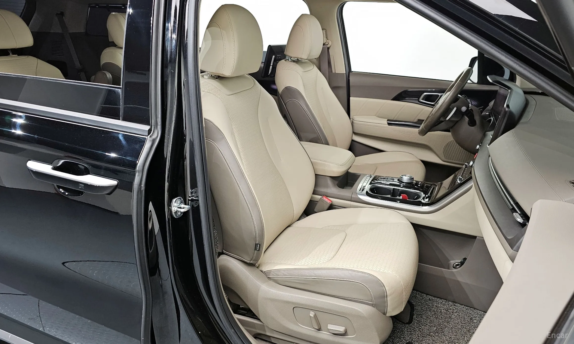Kia Carnival Gen 4 превью 10