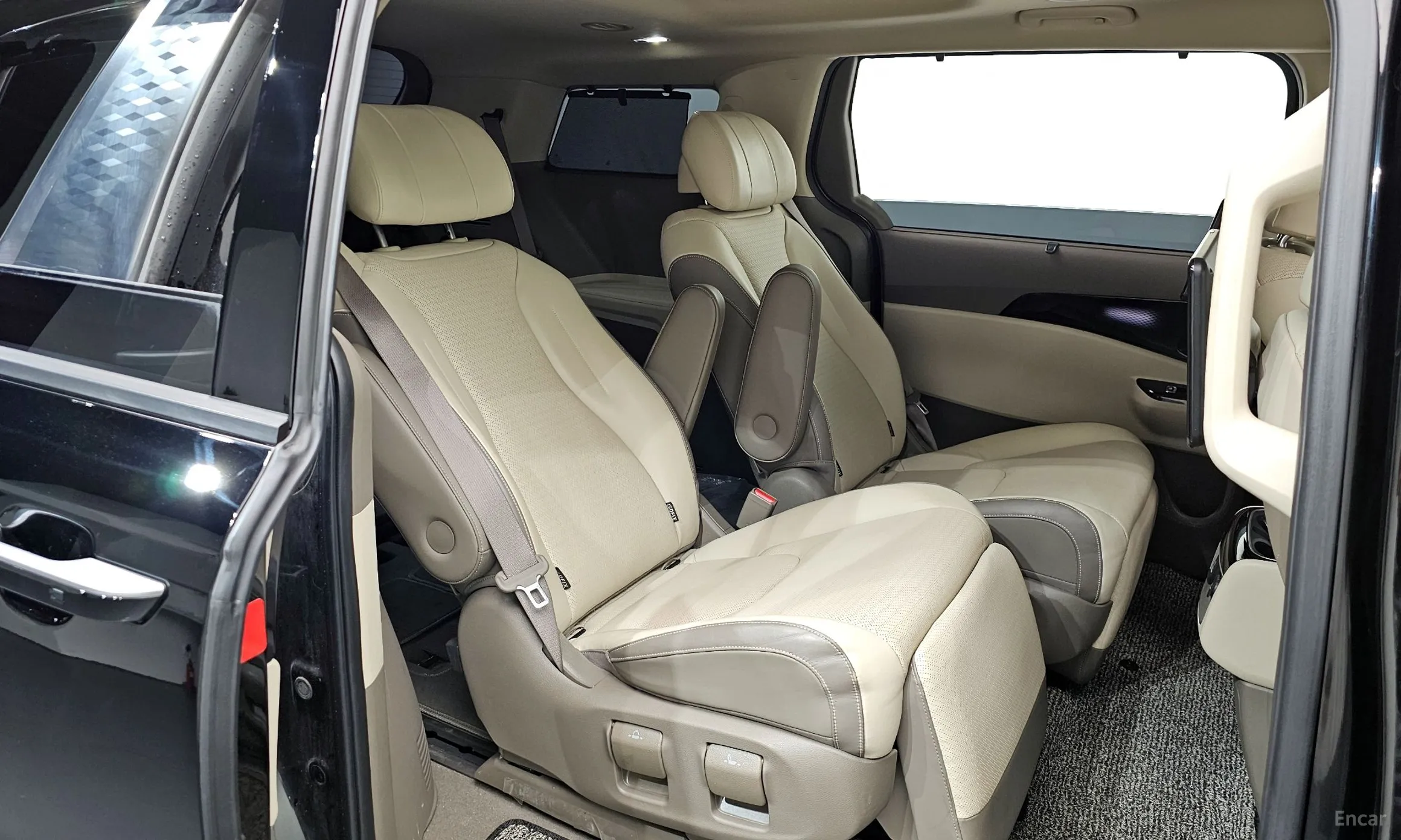 Kia Carnival Gen 4 превью 12