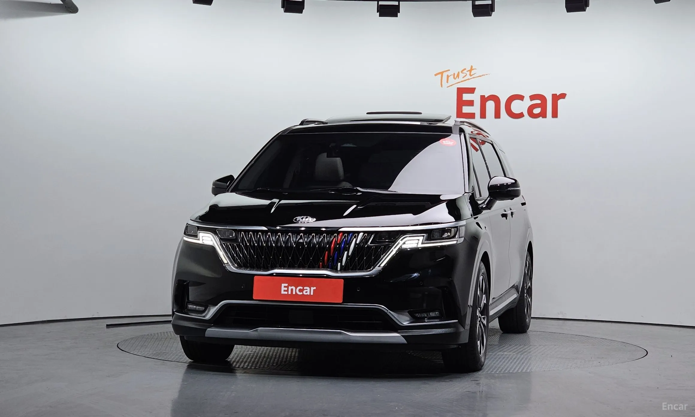Kia Carnival Gen 4 превью 3