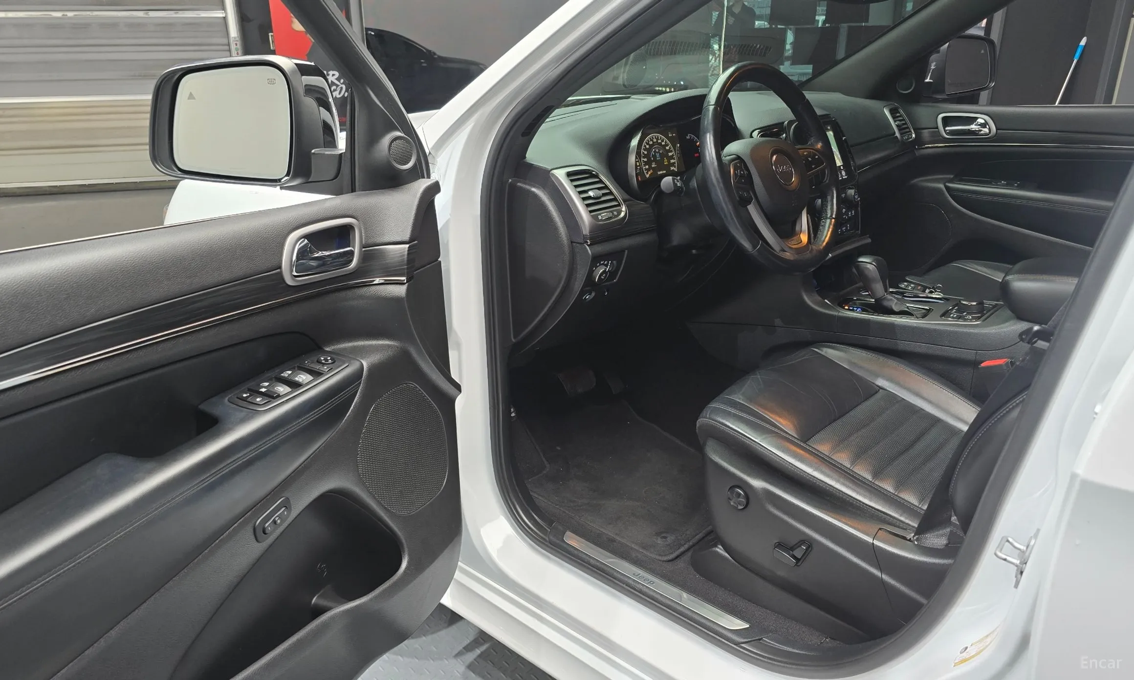 Jeep Grand Cherokee превью 11
