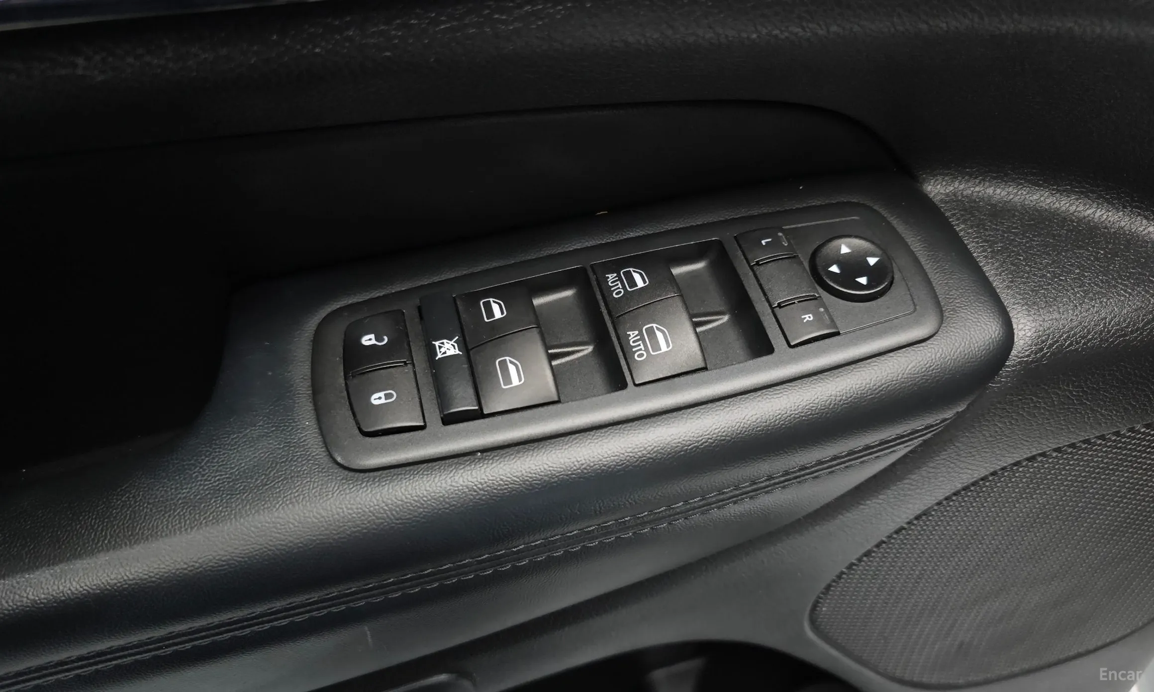 Jeep Grand Cherokee превью 17
