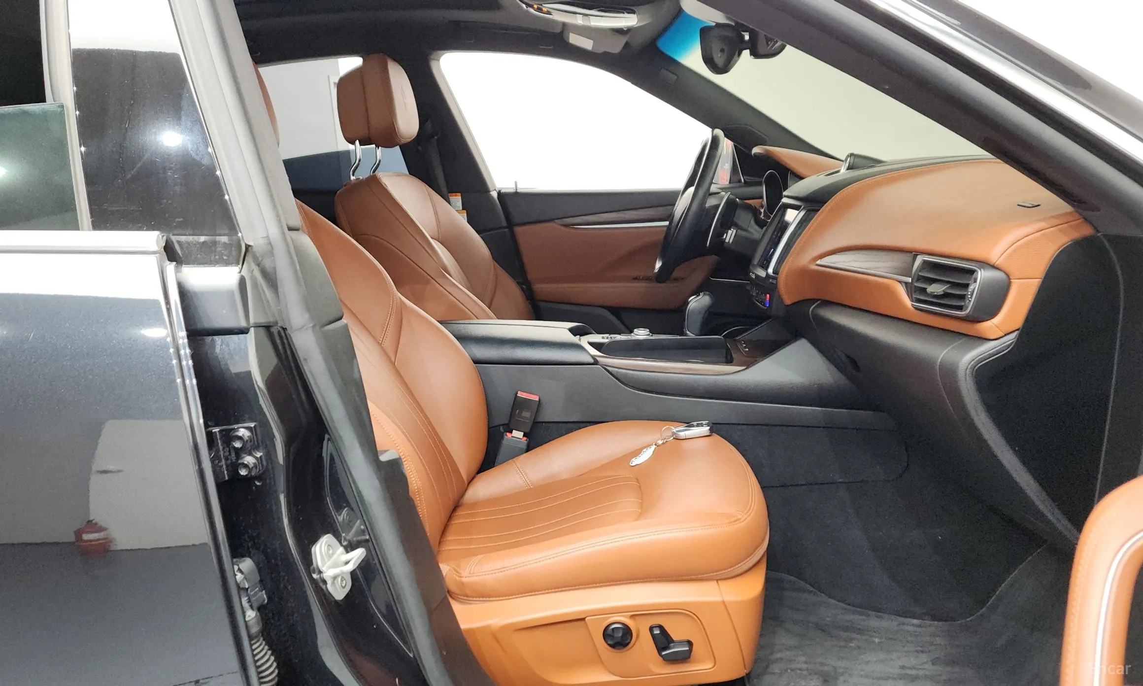Maserati Levante превью 11
