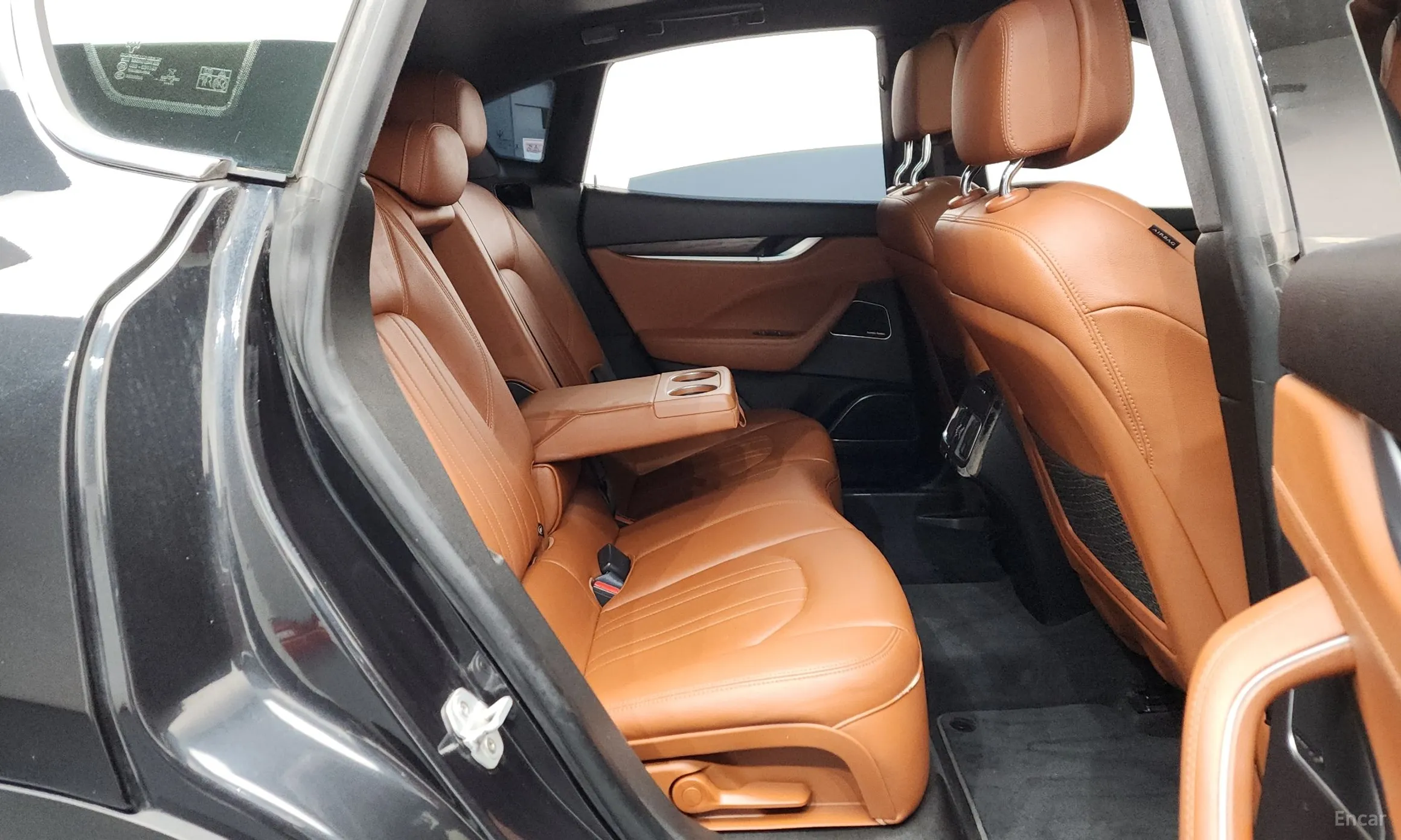 Maserati Levante превью 12